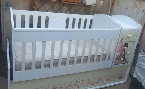 جرباية طفل كلش نظيفه السعر ١٠٠ العنوان بغداد حي الجامعه الاتصال على  الرقم ***********
