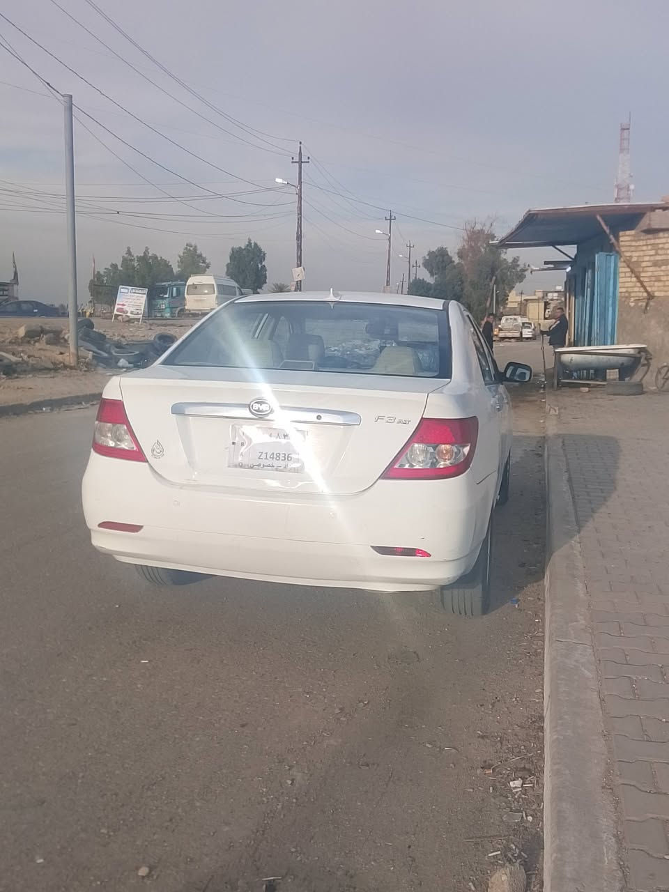 السلام عليكم سياره بي واي دي مال مزاد مال الداخليه معاملتها كامله باقي على ترقيم فقط بيها وكاله باسمي  كير  محرك كفاله سياره حلوه تبريد تدفئه خير من الله موديل 2014 العنوان بغداد *********** السعر 55  وييهه مجال بسيط
