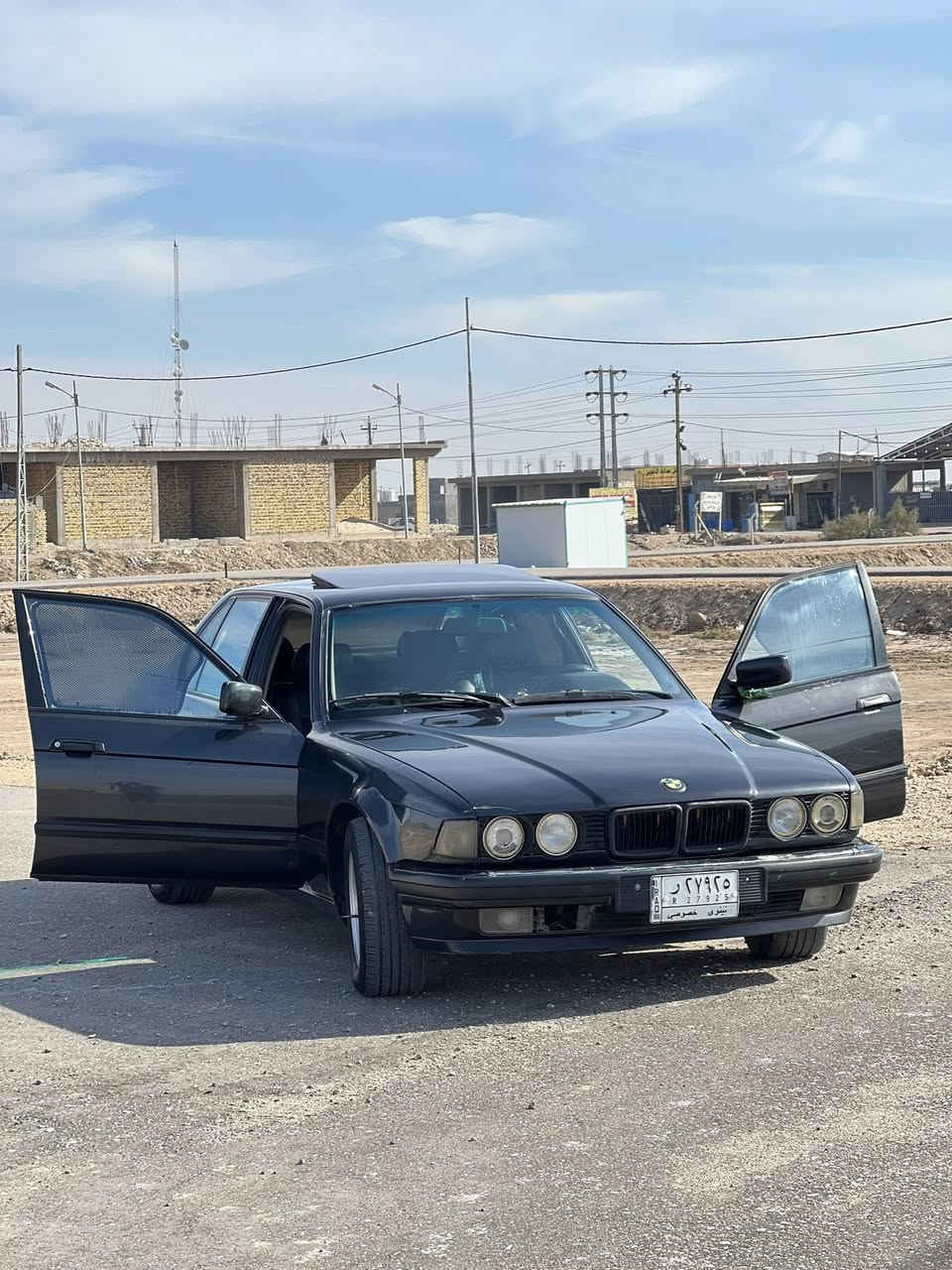 السلام عليكم 
للبيع BMW 730 أصل وفصل 
محرك حاويه 
كير حاويه 
غرفة ملكية 
كشنات كهربائيه 
برده خلفيه كهربائيه 
غرفه السياره كلهه كهربائيه اي نقص مابيهه 
تخم ويل خليه 
حساسات خلفيه 
بجم عريض 
منظومه تبريد كامله 
صبغ عام جماليه 
السياره بأسمي مداور شوكت متريد 
السعر (٧٠) وقابل للتفاوض 
رقمي غير متواجد ع الفيس 
‭    ٠٧٧٦ ١٨٤ ١٧٥٨‬
