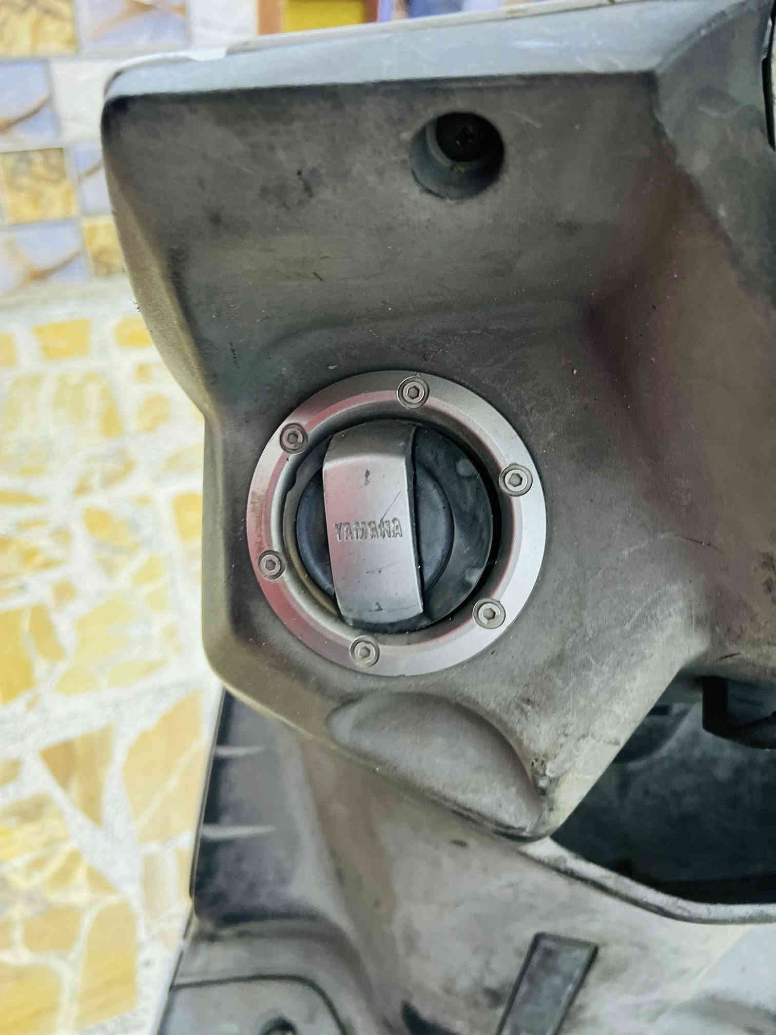 السلام عليكم سكنس ياباني قبق نفخ ستان كهربائي  فحل نوزل خطين    حديث مال رمبه جديده لوك مكفوله كفاله عامه مكينه. برغي ممفتوح بيه شلعه معدل فول جيب عشرين فيتر وياك اذ مفتوح بيه برغي تاخذه بلاش قبل شهرين نزله من الرمبه. كهربائيات كله شغاله اوراقه بسمي دراجه تتعب تكول جديده مال جناي مستعجل عل بيعه السعر 750   وبيه. مجال قليل. الهاتف *********** العنوان بغداد. الكراخ
