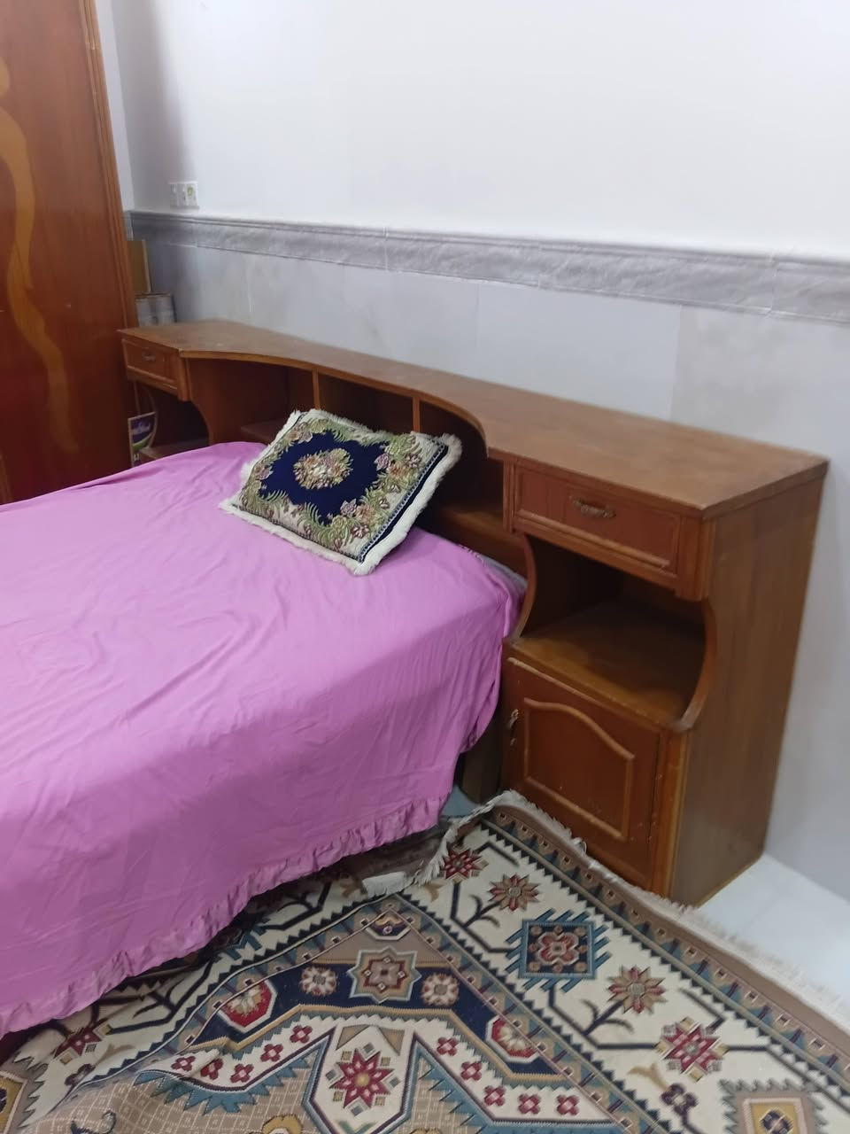 غرفه اخشاب مستعمله للبيع***********
