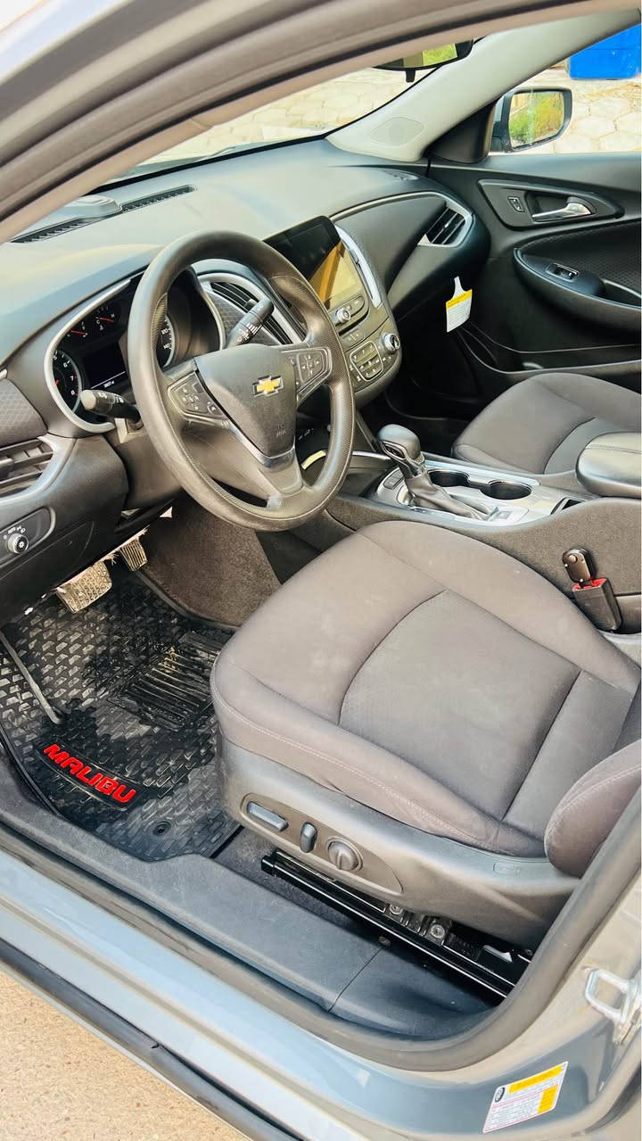 تحيه طيبه…❤️
سياره للبيع نوع شوفرليت ماليبو 
موديل ٢٠٢٤ 
رقم واسط معوقين راعيها مضمون وينطي وكاله عامه 
لون رصاصي 
.
وارد امريكي حادثها جاملغ امامي الايسر فقط والبقيه كفاله عامه من الشخط وعندي سونار بيها اليوم سويته فقط قطعه وحده وهيه الجاملغ 
.
فول مواصفات 1/1
مكينه ١٥٠٠ تيربو صاروخ 🚀 
كير اوتوماتيك 
بصمه تشغيل+ابواب بانوراما بالسقف 
سايد بريك بصمه 
لد نهاري 
تبريد خلفي 
كشنات كهربائيه 
ماشيه ٣٩ الف فقط 
وسعرها ١٣٠ وبيها مجال بعد المعاينه 
ومكانه بالكوت مركز المدينه 
وهذا رقمي *********** دهل اوران, واسط
