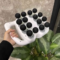 جهاذ تدليك يحتوية على 16 كرة هزازة متوزعه بشكل متناسق  ويحتوي علا تسخي...