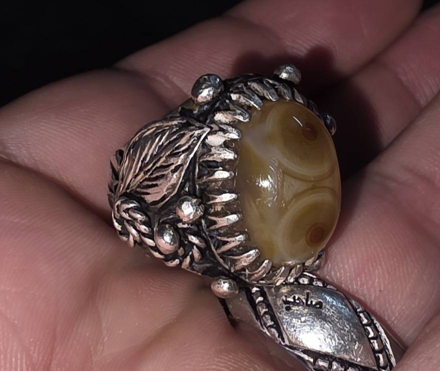 ياالله السلام عليكم قطعه نادره من السليماني الاصفر عينتين حمر مساويه صياغه وليد خالد قطعه في منتهى الجمال سعرها عل خاص


**إذا كنت صاحب هذا الإعلان وتريد حذفه لأي سبب، رجاءا أرسل رسالة إلى الدعم الفني**