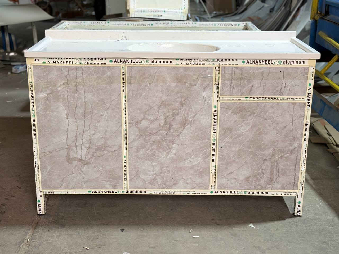 #Number1 🔥🔥🔥
سنك المنيوم.
قياس متر ونص 

السعر //150 الف


**إذا كنت صاحب هذا الإعلان وتريد حذفه لأي سبب، رجاءا أرسل رسالة إلى الدعم الفني**