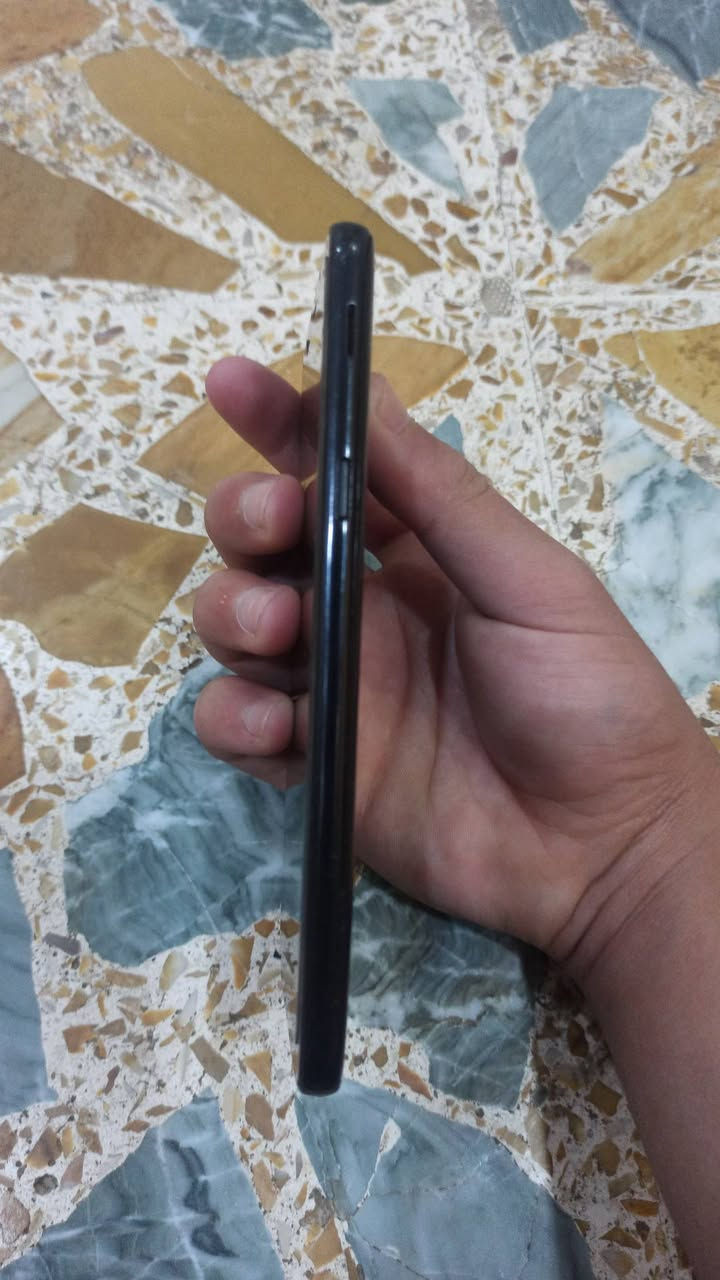 سامسونك  J6 ذاكره 32 دبل سيم
شغال كامل سعر 50  ما مبدل شي


**إذا كنت صاحب هذا الإعلان وتريد حذفه لأي سبب، رجاءا أرسل رسالة إلى الدعم الفني**
