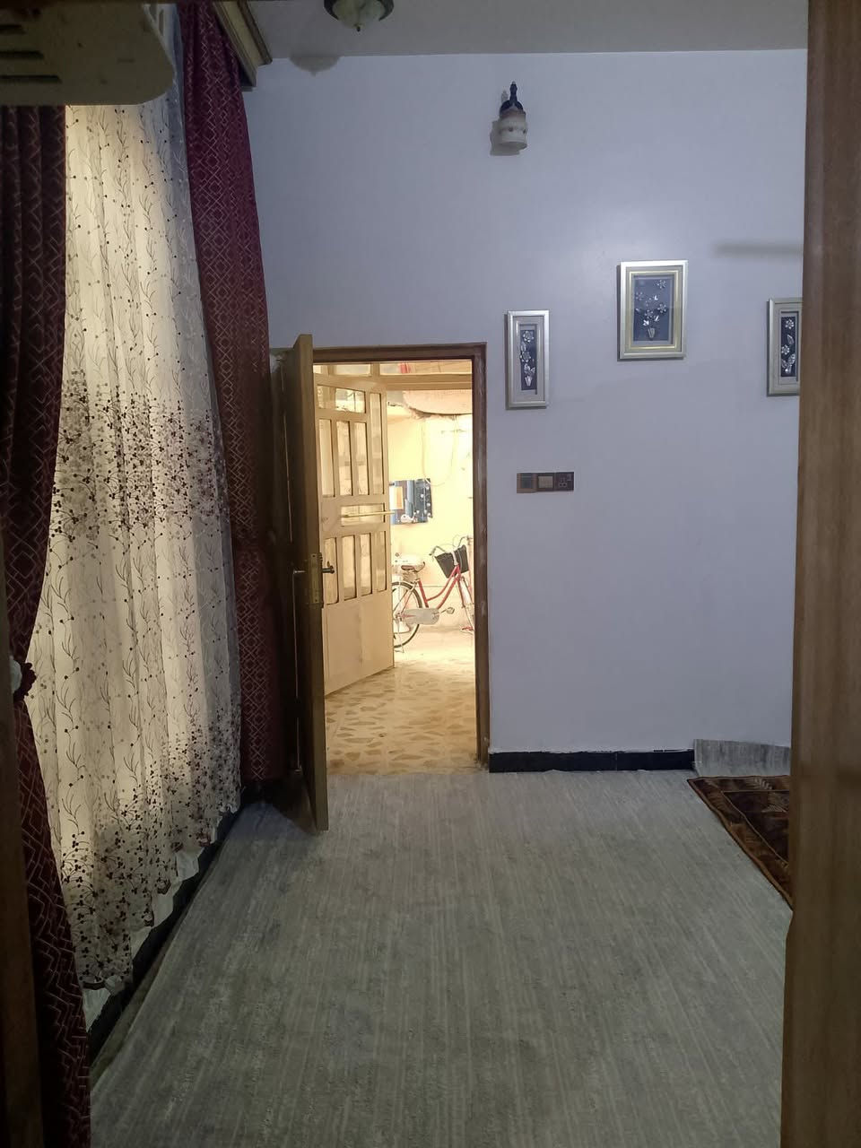 🕋بسم الله الرحمٰن الرحيم 🕋

👋السلام عليكم ورحمة الله وبركاته👋

🌐الموقع الانبار/قضاء الفلوجه 
 
🗾 نزال قرب مطعم حجي حسين 

طابو صرف

مساحه 150 متر 

♦️شارع 10 

🔵بناء طابوق سنه 2010
🔰يتكون من طابقين
♦️كراج 
♦️مدخل 
♦️استقبال
♦️مطبخ 
♦️صاله 
♦️غرف 3
♦️مناور 2
♦️صحيات 2
السعر المعلن من قبل صاحب الدار 195 قابل  للتفاوض 

‭0786 959 8192
