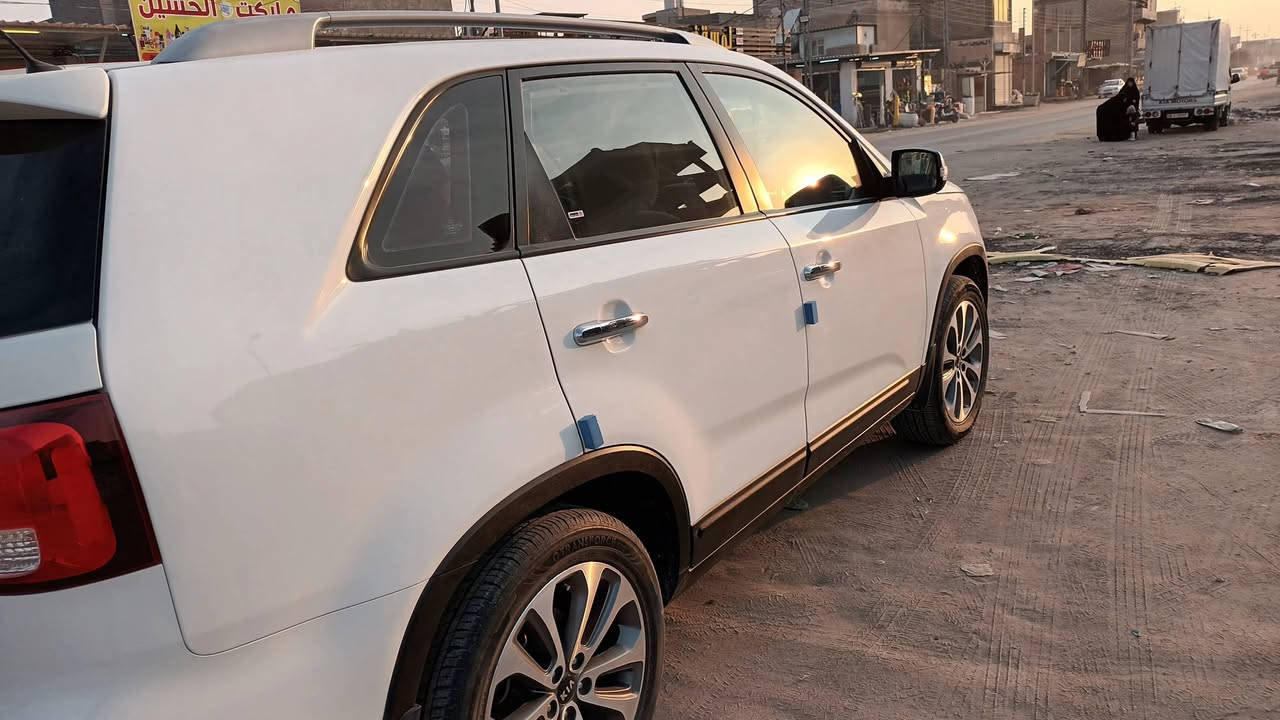 سورنتو مو بس نضيف جديده موديل ١٤ خليجي ٤ سلندر جديده كلش مري شفط حساسات امامي و خلفي و شاشه دفن اصليه  ستيرن كهربائي
 جديده سياره ماشيه ١٥٠ الف 
مكان كربلاء
***********
السعر ١٩٥ و بيهه مجال شي بسيط
