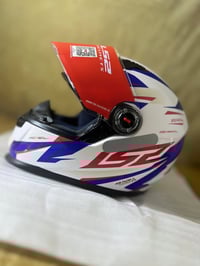 خوذه Ls2 فچ ثابت XL  الي تخدمة يتفضل خاص او يتصل سعرها 125 07713878975