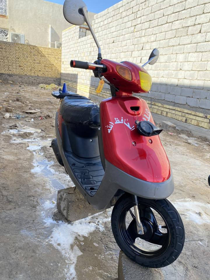 سلام عليكم دراجه بتره خط واحد للبيع دراجه حاويه طالعه نضافه فول كفراته البلاديه موجوده لونهن رصاصي دراجه تخبل سرعه وشلعه فول ما مفتوحه شرط الفحص . السعر 550 وبيه مجال . مكان ناصريه مركز رقم الهاتف ***********
