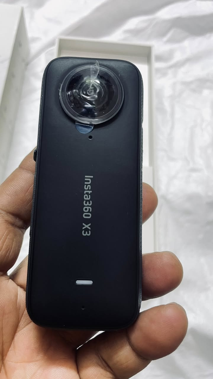 بعدها بالجيس مره وحده صورت بيهاسعرها ٤٠٠ لتشاطر وياي اكو كلشي بالسوك بهذه جديده وفرق الجديد ع المستخدم ١٠٠
