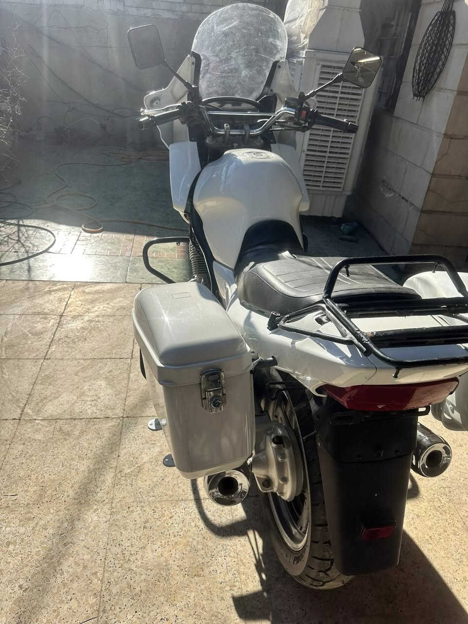 السلام عليكم 
دراجه بوليسي بيها نقوصات بسيطه محرك مكفول سعرها 22 وبيها مجال بسيط
***********
