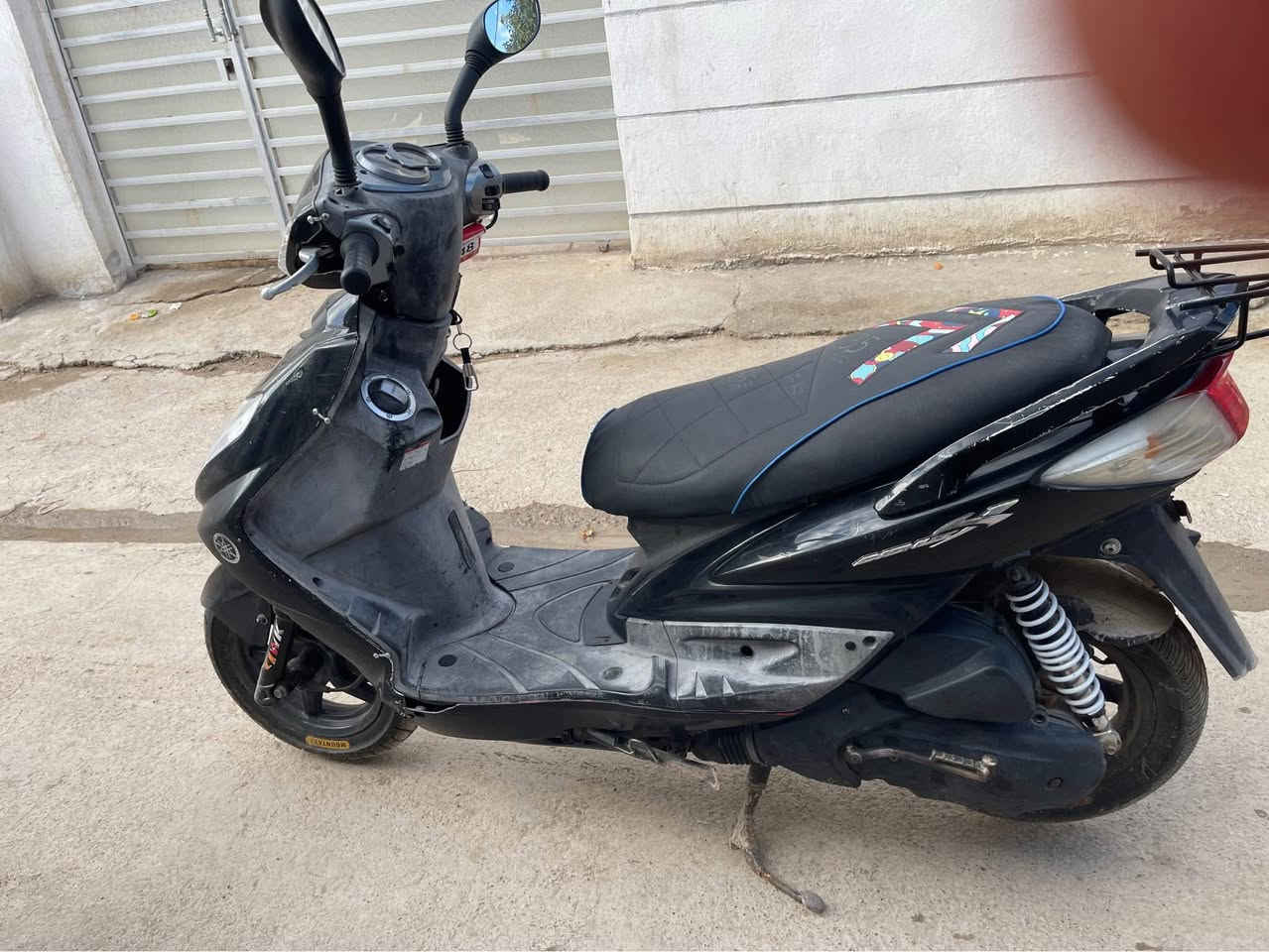 السلام عليكم 
من رخصه الادمن. سكنس فحل ياباني للبيع
قبق نفخ كهربائية كلها شغاله 
تايرات جدد
الدراجه نوزل خطين 
الدراجه كامله مكمله
السعر800وبيها مجال  🛵
العنوان - بغداد /قرب جزيرة بغداد السياحية 
الشراي يتصل
*********** بغداد, العراق
