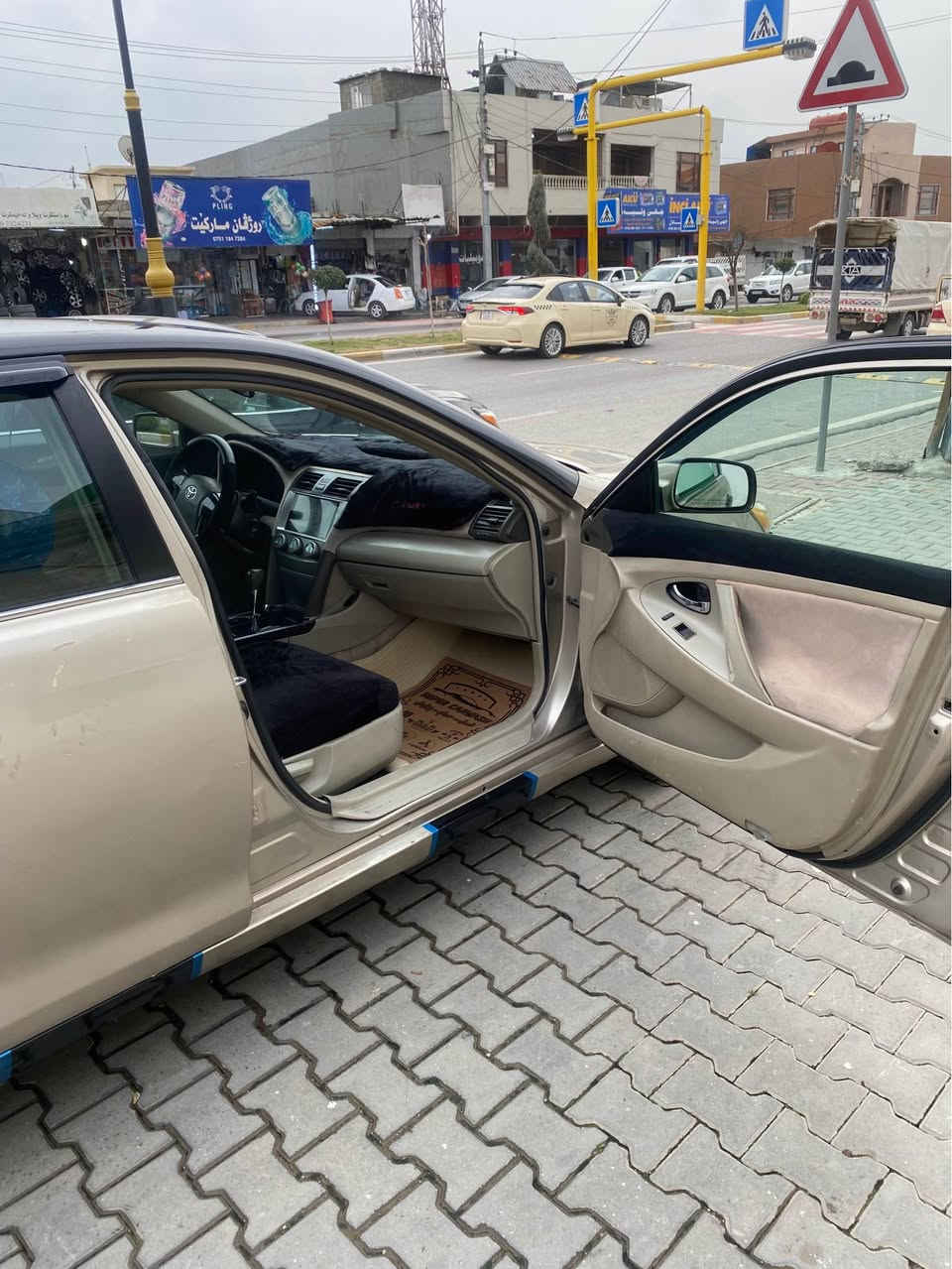 كامري 2009 
4 قطعة صبغ 
سعر 80 ومجال 
*********** زاخو, دهوك
