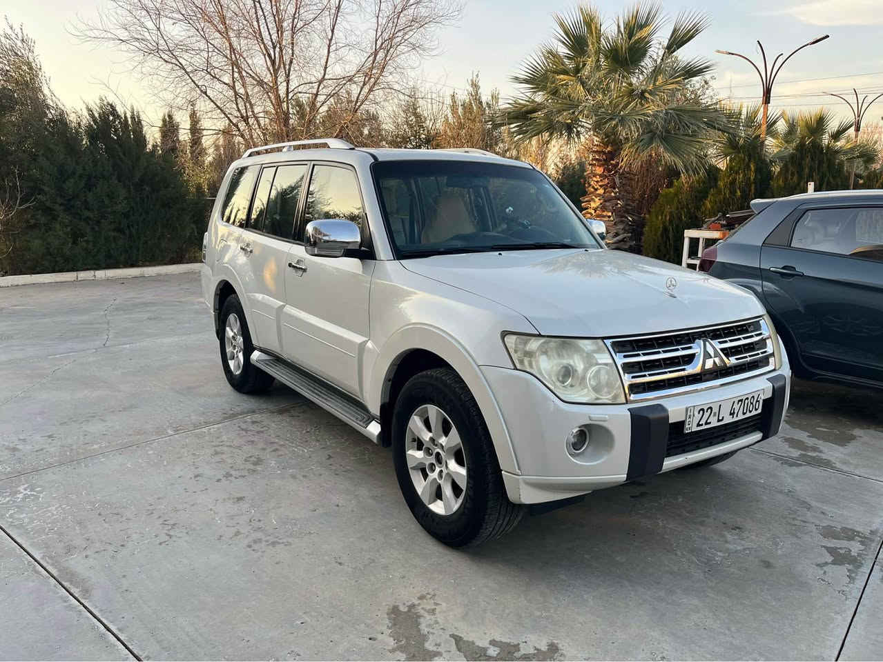 پاجێرۆ مۆدیل ٢٠١٠ قەپات مواسەفات، ٦ پستۆنی ٣.٥ کلین تایتل بێ پارچە و گێڕ و مەکینە بەشەرت بێ تەقە و ڕەقە و سەیارەکی توندوتۆڵە ٢٩٨ هەزار کم ڕۆیشتیە و دەعامی پشتەوە لای ڕاست لە وێنەکە دیارە کەمەک شوختی هەیە و قەڵەم کاری نەکرایە هەمووی بەشەرت 
ماڵی دۆستە  سعري ١٥٥ مجالي 
رقم موبايل  *********** 
*********** وتس ئاب أربيل, العراق
