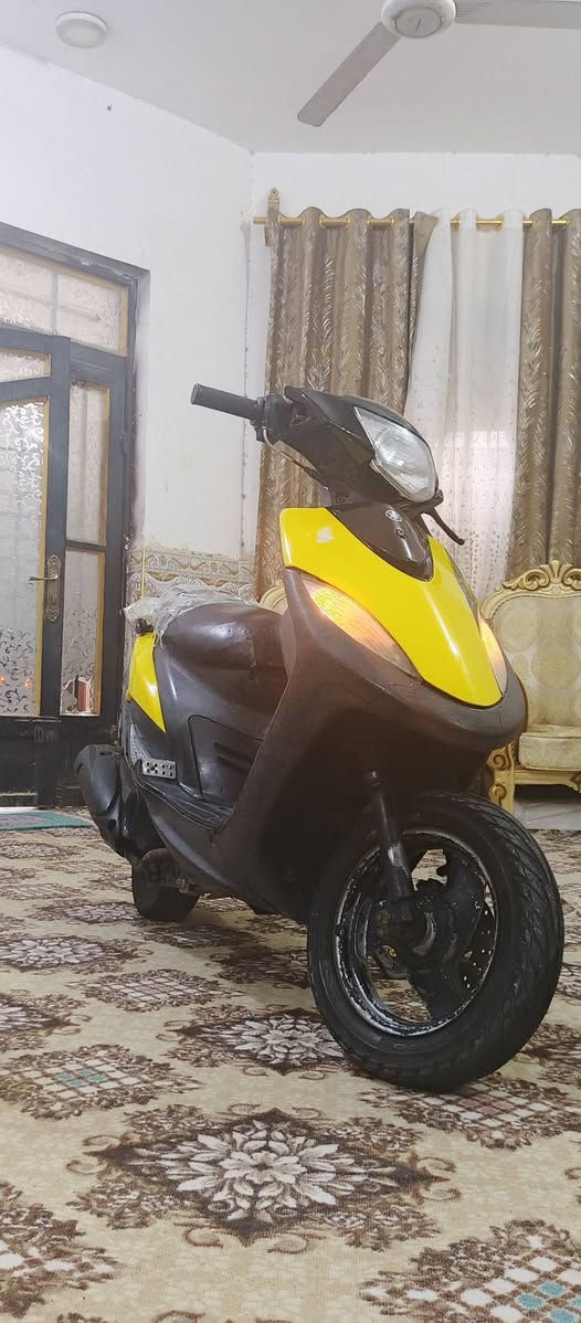 سلام عليكم ماكس عدله  للبيع سعر 450 وبيها مجال دراجه نضيفه احلى من صور كهربائياتها كلها شغاله سلف هندر بس ما عده عداد سرعه ول بانزين ولباقي من طول لطول شغاله دراجه كايمه ماتشتغل عوزها تجفيت قبل لاتكوم نكره سلف تشتغل بس خبطت دهن وبانزين مكاني ناصريه قرب جامعه ذي قار منطقه صخين 
رقمي ***********
