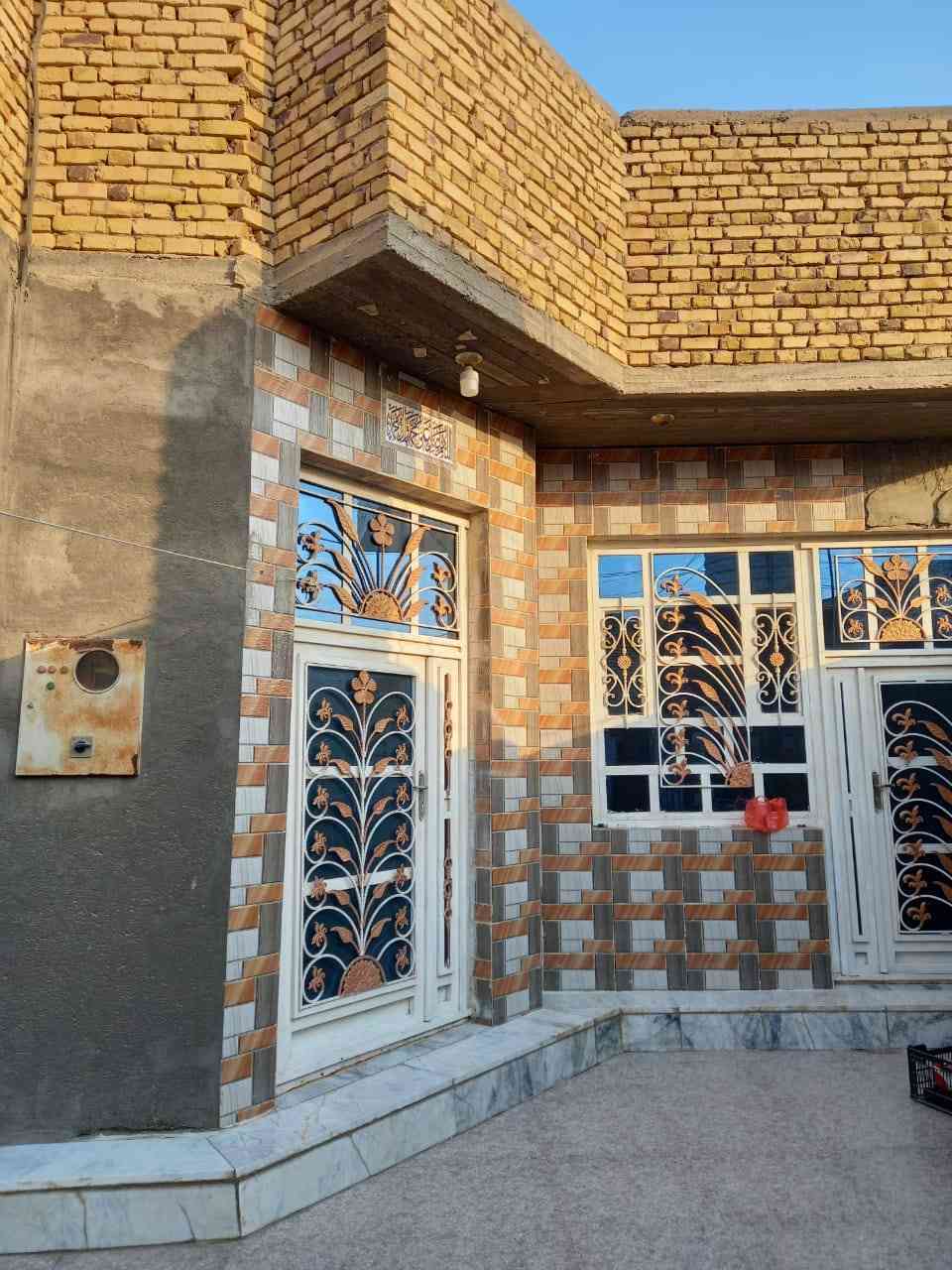 بيت  للبيع ٢٠٠م بناء حديث طابوك مسلح ارضيه كرانيت شارع ١٥م  خدمات كامله مقاطعه ٢٢ الفداء  السعر ١٧٥ للاستفسار الاتصال ***********
