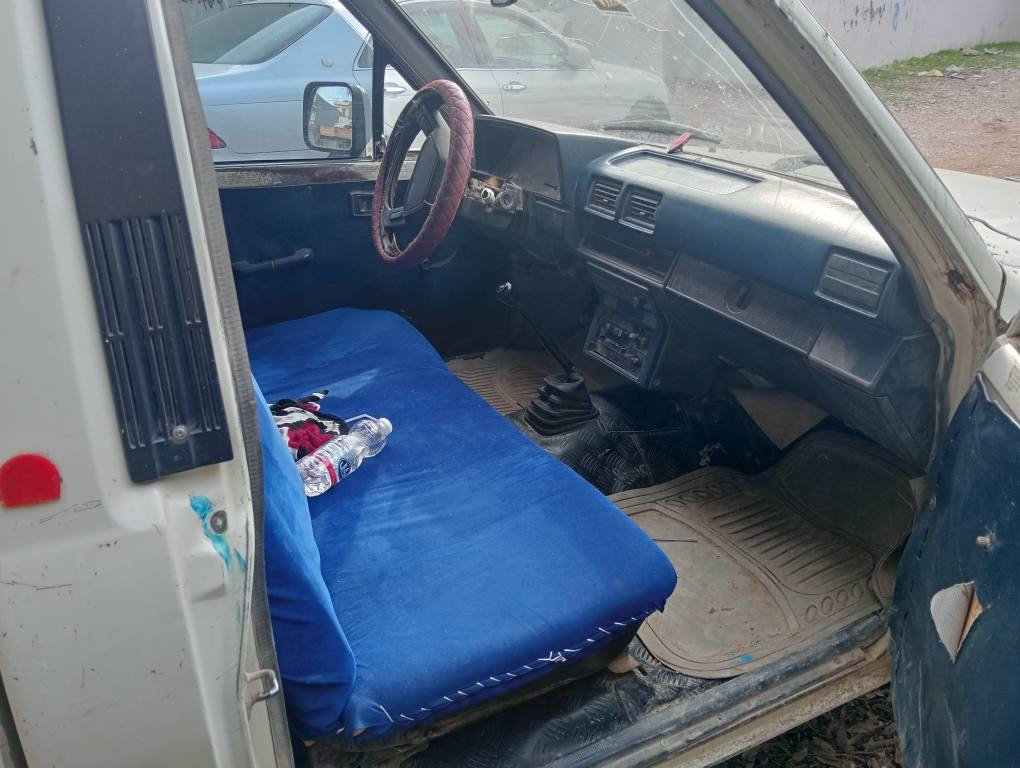 هاي بيكم 88 ابيع عنده سنويه عسل قديم ابيع راعيه مات ابيع فحم 28 ورقه معامله مكان كلار تابع سليمانيه 
محرك كير شرط كوله بلادي مامصبوخ 
***********
