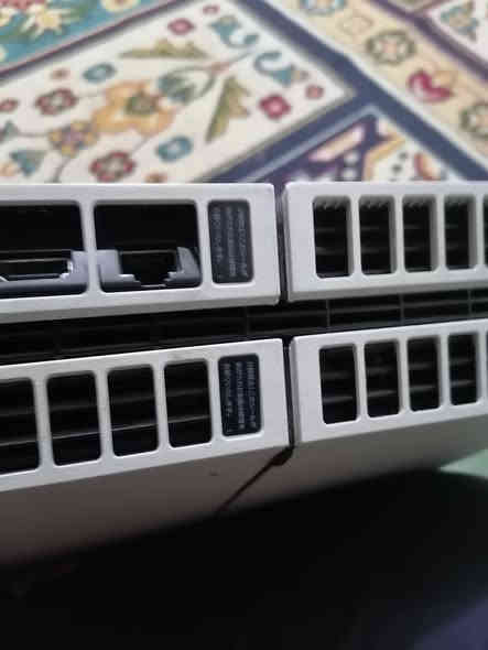 *********** ويا 8 الالعاب جهاز بلاي 4 مهكر نظام تسعه جهاز جديد ما مفتوح وياه 10 العاب سعر 230
