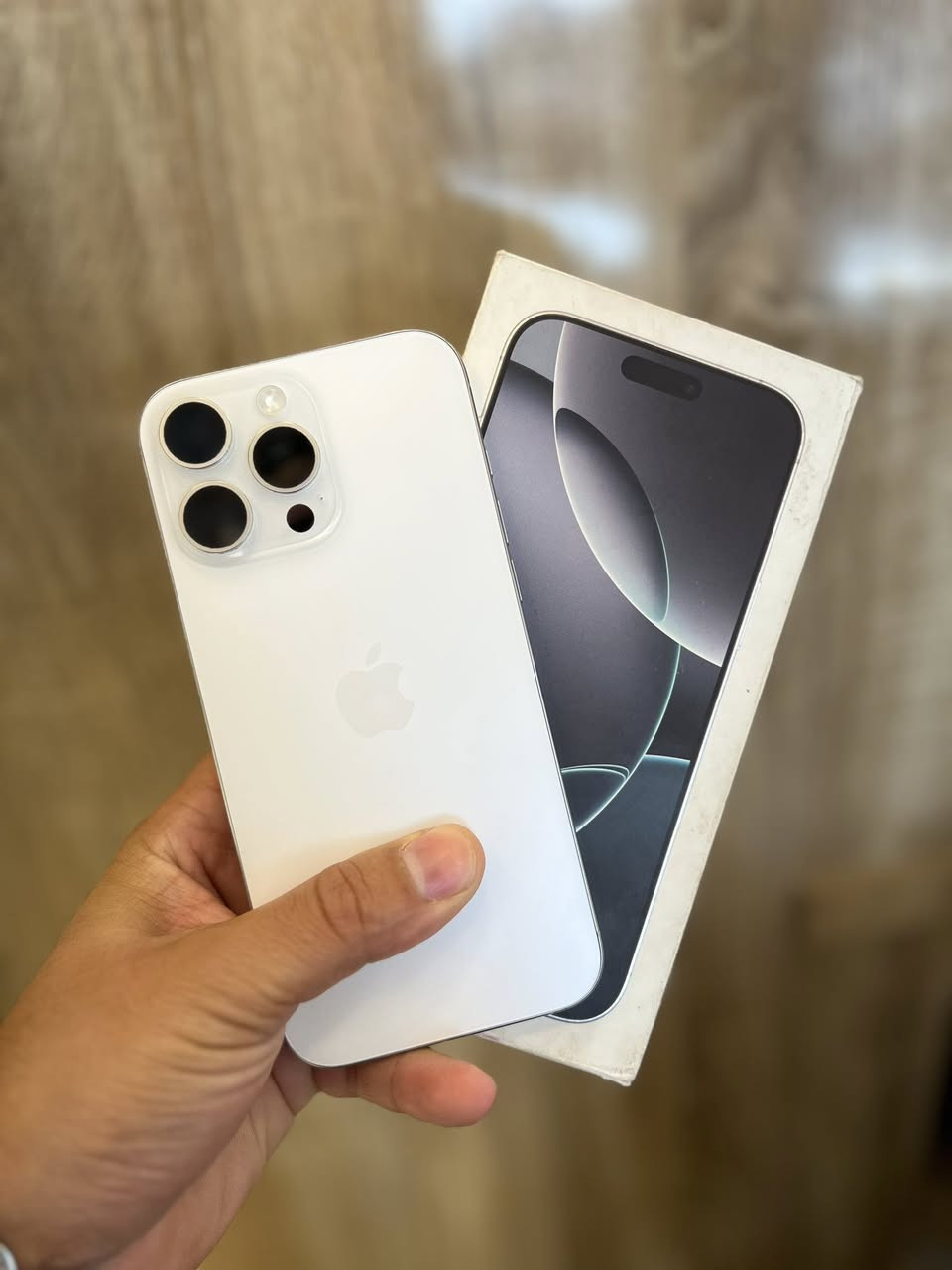 السلام عليكم
١٦ بروماكس ذاكرة ٢٥٦
بطارية ١٠٠ دورات ٢٥١
شريحة الكترونية e sim 
الجهاز كامل ملحقات كارتون وكيبل ممستخدم
مكفول من الفتح والخلل وبي ضمان شكد يعجبك
السعر مليون و٢٥٠ مجال قليل
مكاني زيونة
***********
