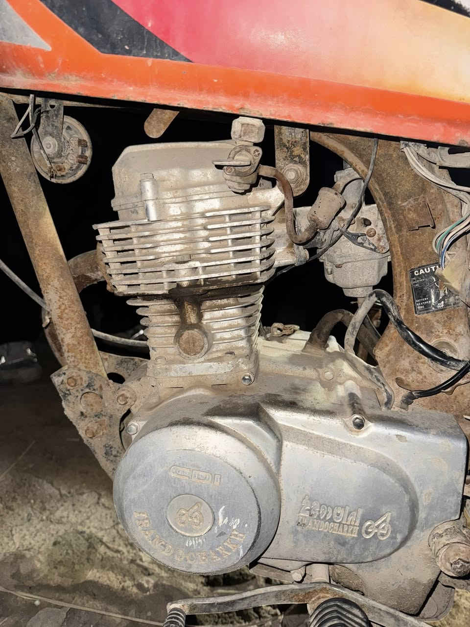 دراجه ارشه اوراق كامله يرادله تعمير
محرك تجفيت جديد متروكه صارله 7اشهر متشتغل
للبيع سعر 400 وبيه مجال ***********
