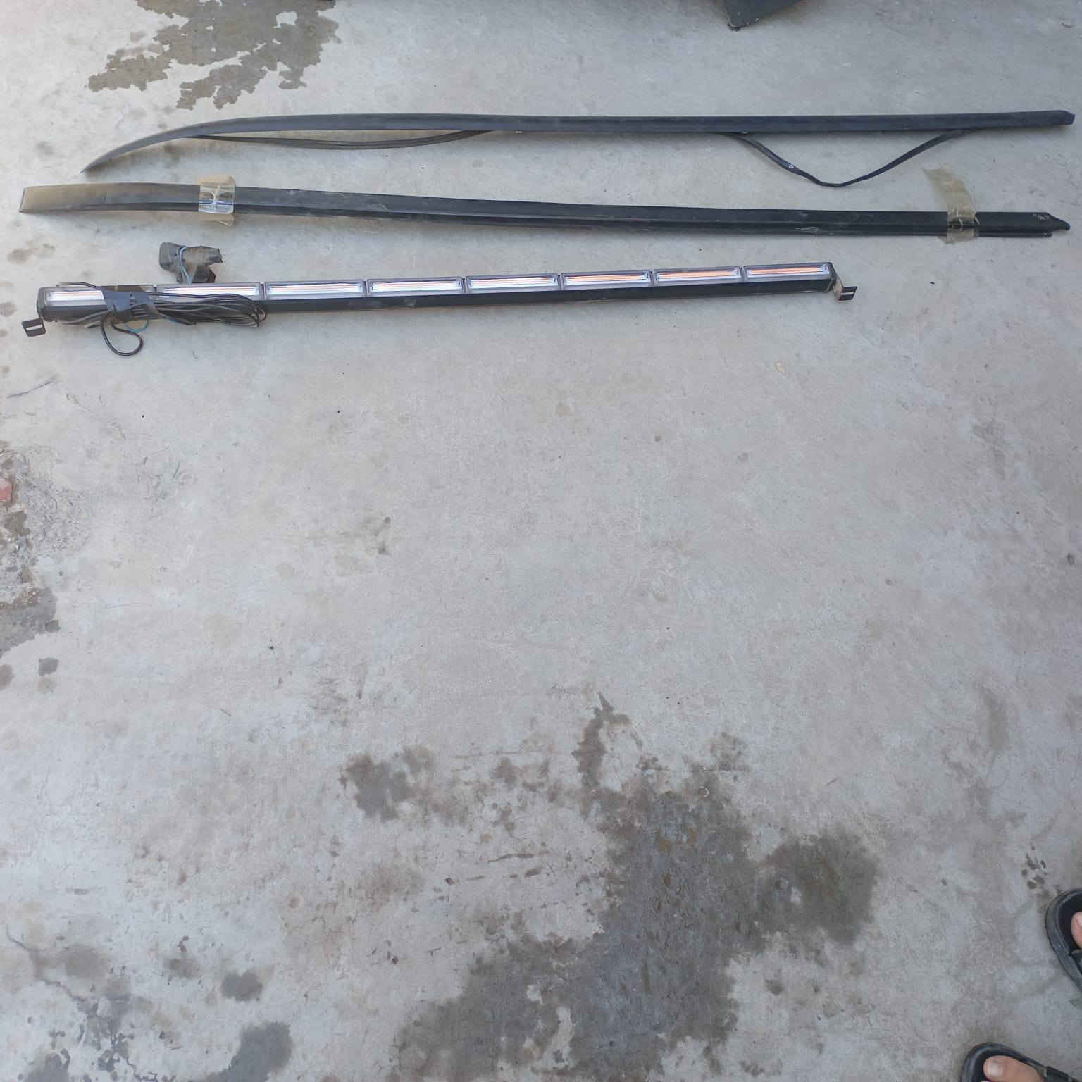 السلام عليكم باب بريجو منغولي السايق مصبوغ جماليه اشويه بي اخياس بلهلال كامل هوه وجامته وبطانته كامل /  
ترايش حاويه زوج امامي 
فدراليه جديده  
رقم الهاتف ***********
