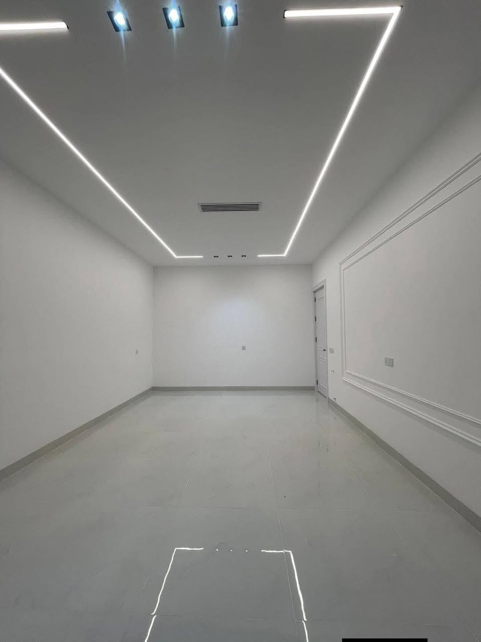 ***********   بیت للبیع كلش حلو مكان راقي خدمات كامل 200متر شارع 15 قریب شارع عام سوق مدارس عربي منطقه رابرین زانكو     
طابیقن 4غرف نوم بیها  
خـــانوو بۆ فرۆشتن لە ســلێمانی-( گەرەکی زانکۆ) 
ڕووبەری(200)مەترە
لەسەر شەقامی 15مەتری
دوو نهۆمە 
پێکهاتووە لە:
نهۆمی یەکەم: ***********  
 میوان,هۆڵ،  چێشتخــانە، 1ژووری نووستن ، مشتملات 
نهۆمی دووەم:  هۆڵ  ، 3ژووری نووستن ، مشتملات
