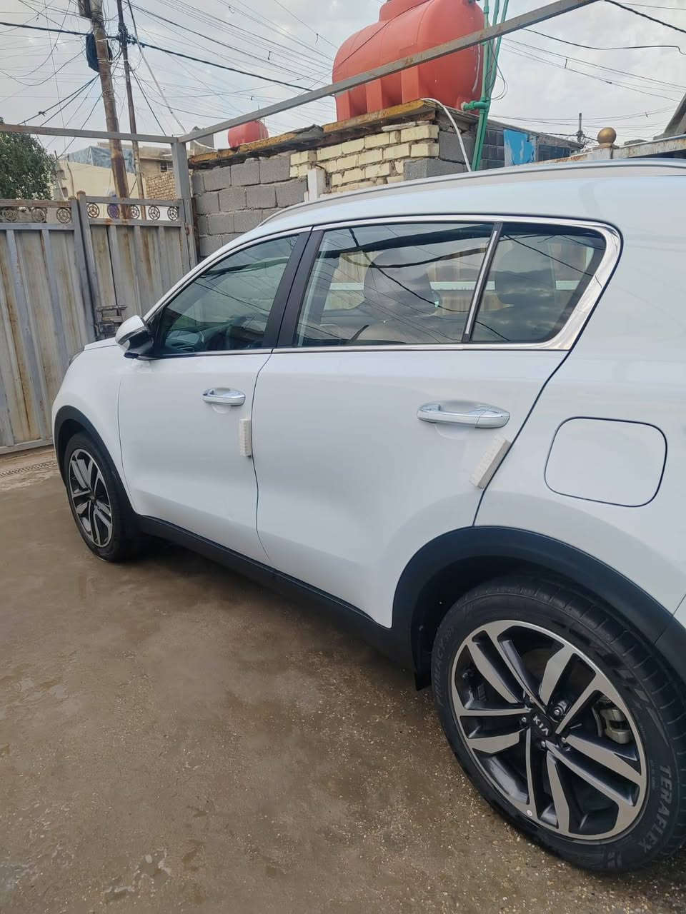 سلام عليكم ورحمة الله
كيا سبورتج 2020 ماشيه 62 الف خليجي

نص فول سياره كفاله  سونار موجود
السعر 205 كلشي اكو بسوك

***********
