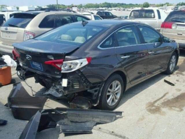 السلام عليكم سوناتا 2015 
محرك 2000 تيربو 
كير محرك كفاله حداديه كفاله 
حادثها موضح بالصور سياره فول مواصفات عده الفتحه 
داخل صاج سياره ما بيها نقص تحويل ثاني يوم 
السعر ١٣٠ وبيها مجال بسيط 
للاتصال او واتساب ***********
عنوان ديالى بلدروز بلاد رز, ديالى
