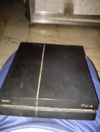 بلي فور فات ذاكرته 500 نص تيره   الجهاز مفتوح لغرض التنضيف فقط   ال سي...