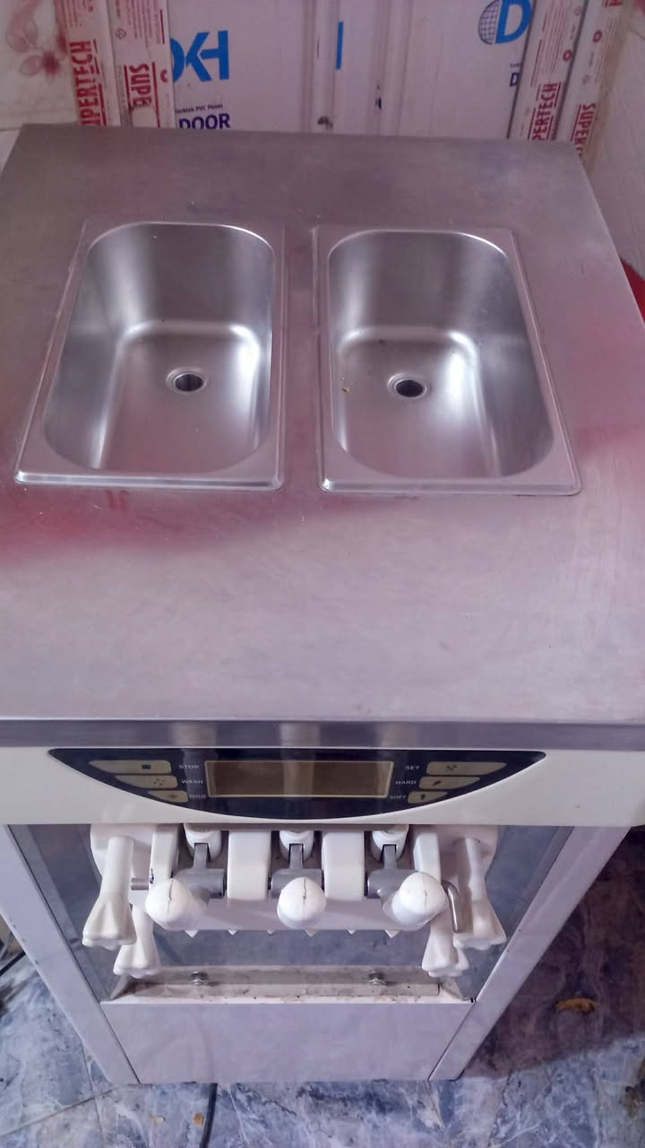 *للبيع*
مكينه ازبري جديده سعر 800 
مكينه موطه جديده سعر مليون 
مكان هيت / @


**إذا كنت صاحب هذا الإعلان وتريد حذفه لأي سبب، رجاءا أرسل رسالة إلى الدعم الفني**