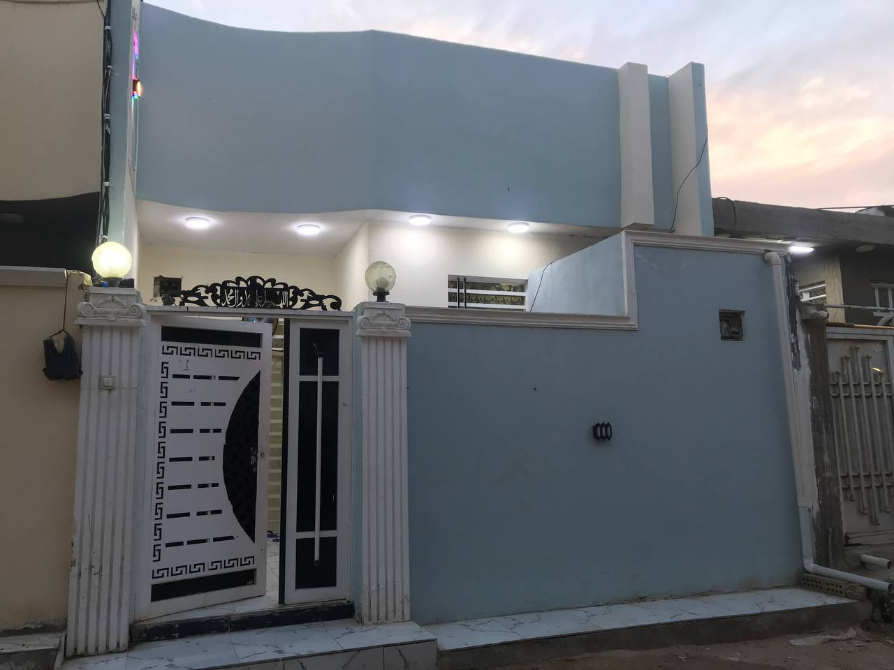 آلُـۜسـۨۚ(✋)ــِۖلُأمٌ ؏ـليۜـ(💜)ـكـۜم وݛحـٍّْـٍّْ⁽😘₎ـٍّْمهہ الًـًٍۖـٍـٍۖ(☝)ٍۖـًٍٍٍّـًٍلۖهًٍۖۂ وبـۗـۗـۗـۗـۗـۗركۧۧــۧۧۧۧۧـۗـۗ(ۗ😇)ـۗـۗاتهۂ دار 💒البيع مساحه 100 طابو زراعي سند 25 يحتوي دار 💒علئ   غرفه وصاله واستقبال ومطبخ وطارمه حمامات داخليه وخارجيه الارضيه بورسلين و سيراميك السقف جبس بورد السطح الشتايكر  العنوان شارع المطار القديم مقابل مجمع الرحمن فرع صيدليه ارض الفرح يبعد عن الشارع 100  السعر المطلوب 35 وبي مجال بصيط العنوان كوفه البراكيه شارع المطار القديم اللاستفسار اتصل علئ رقم 📲 ***********📲آلســآعديـﮯ┋ℳ☺️
