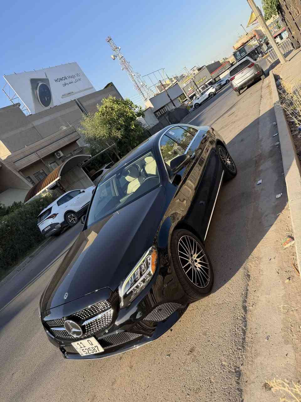 سلام عليكم مارسيدس
C300 

موديل 2021 فول السياره 

ماشيه 52 مايل كير مكينه كفاله شاصي لغد كفاله

حادثها جاملغ خلفي وباب جاملغ امامي مبدل بلادي باب مبدل بلادي بدون صبغ الصبغ جاملغ خلفي 

السياره مغلفه بي بي اف ضمان 10 سنوات 

باسمي شخصياً السعر 245 وبيها مجال مراوس ترهم 

مكاني حي القاهره رقمي 

***********

