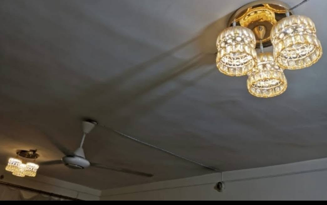 للبيع ثريات سقفيه استخدام جدا قليل السعر و التفاصيل خاص يوجد توصيل


**إذا كنت صاحب هذا الإعلان وتريد حذفه لأي سبب، رجاءا أرسل رسالة إلى الدعم الفني**