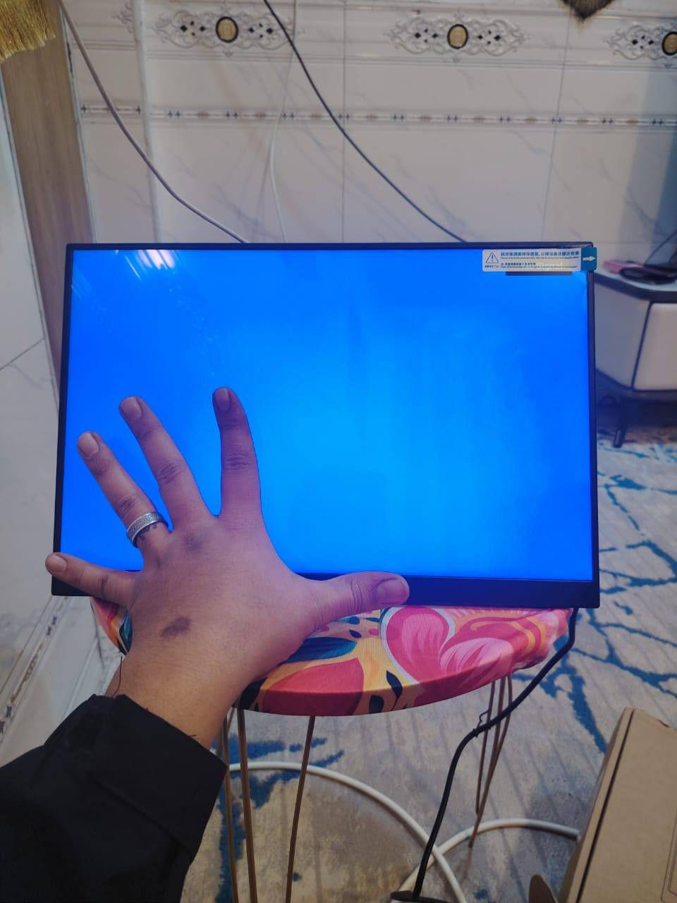 السلام عليكم حبايب شاشه بهذا الشكل تعرض من بلي وكامرات وستلايت وموبايل ايفون والكلكسي الالترا والأجهزة الفلاكشب السعر ٧٥ مع التوصيل مكاني بابل ***********
