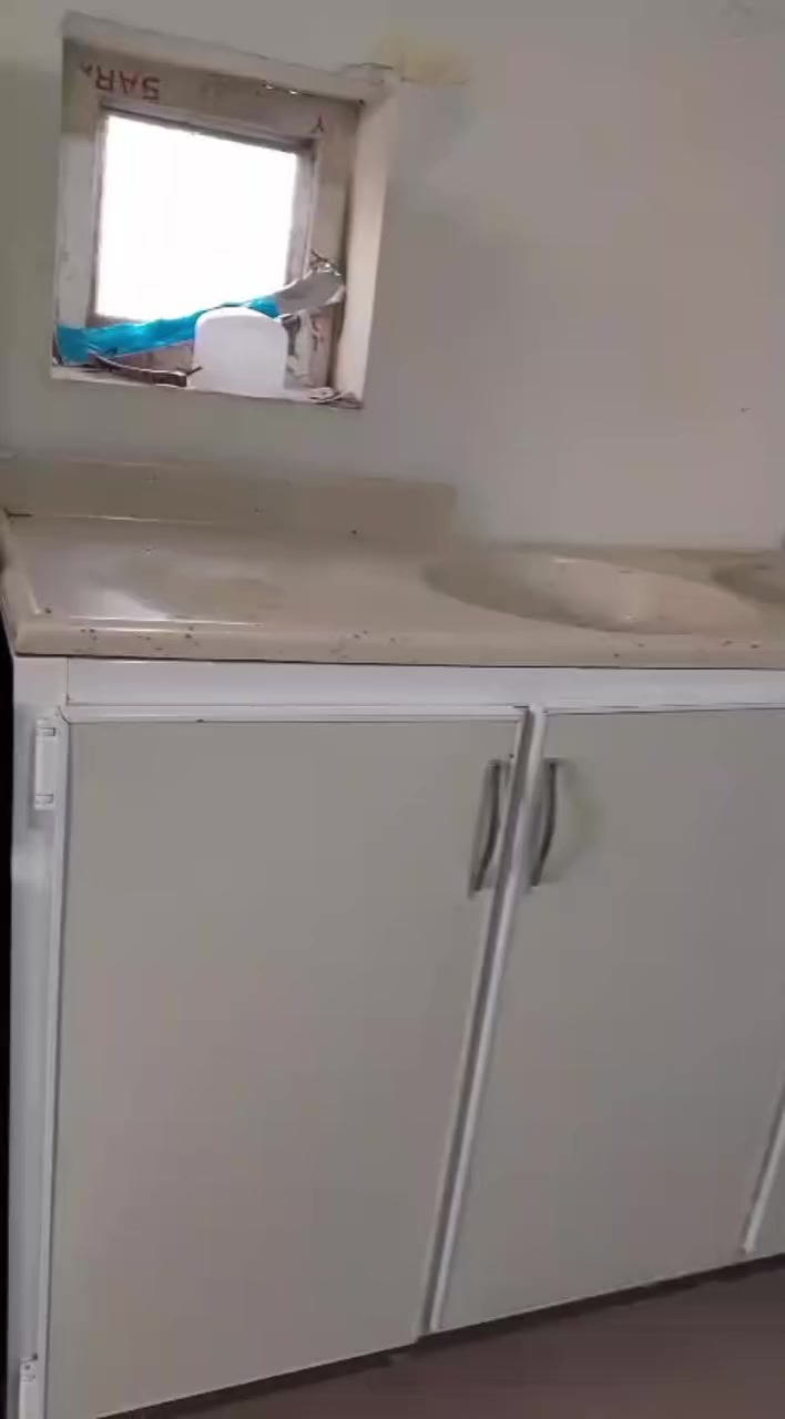 كاونتر مواد تركي درجه اولى النظافه فول قياس كاونتر 3امتار ونص مع سنك مرمر متر 180استفسار من رقم اوخاص ***********
