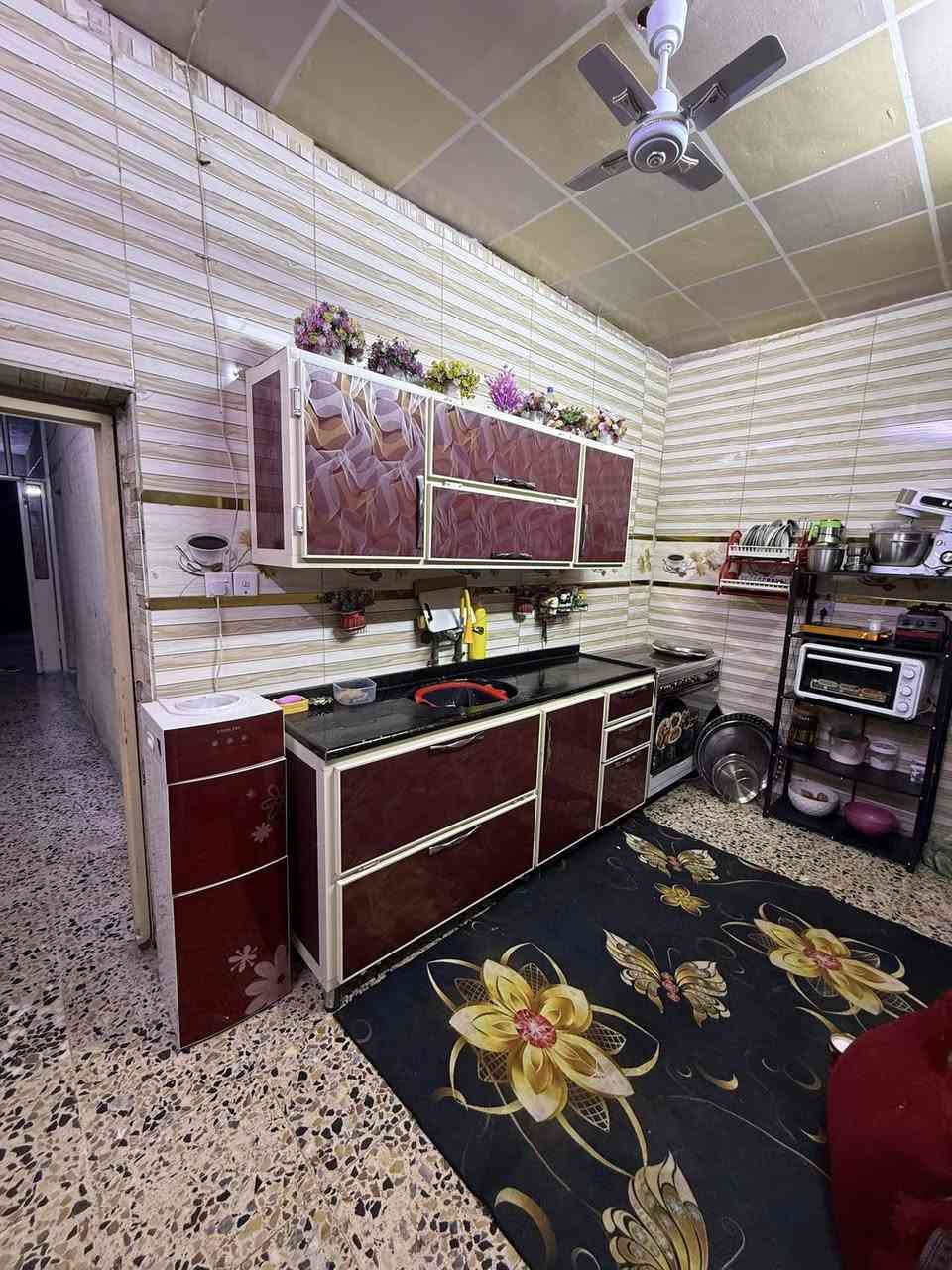 سلام عليكم بيت للبيع مساحة 100متر قاطين السعر 115رقم واتساب ***********
