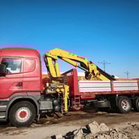 سكانيا ٢٠٠٥ • جير عادي • كرين HMF ١٤طن