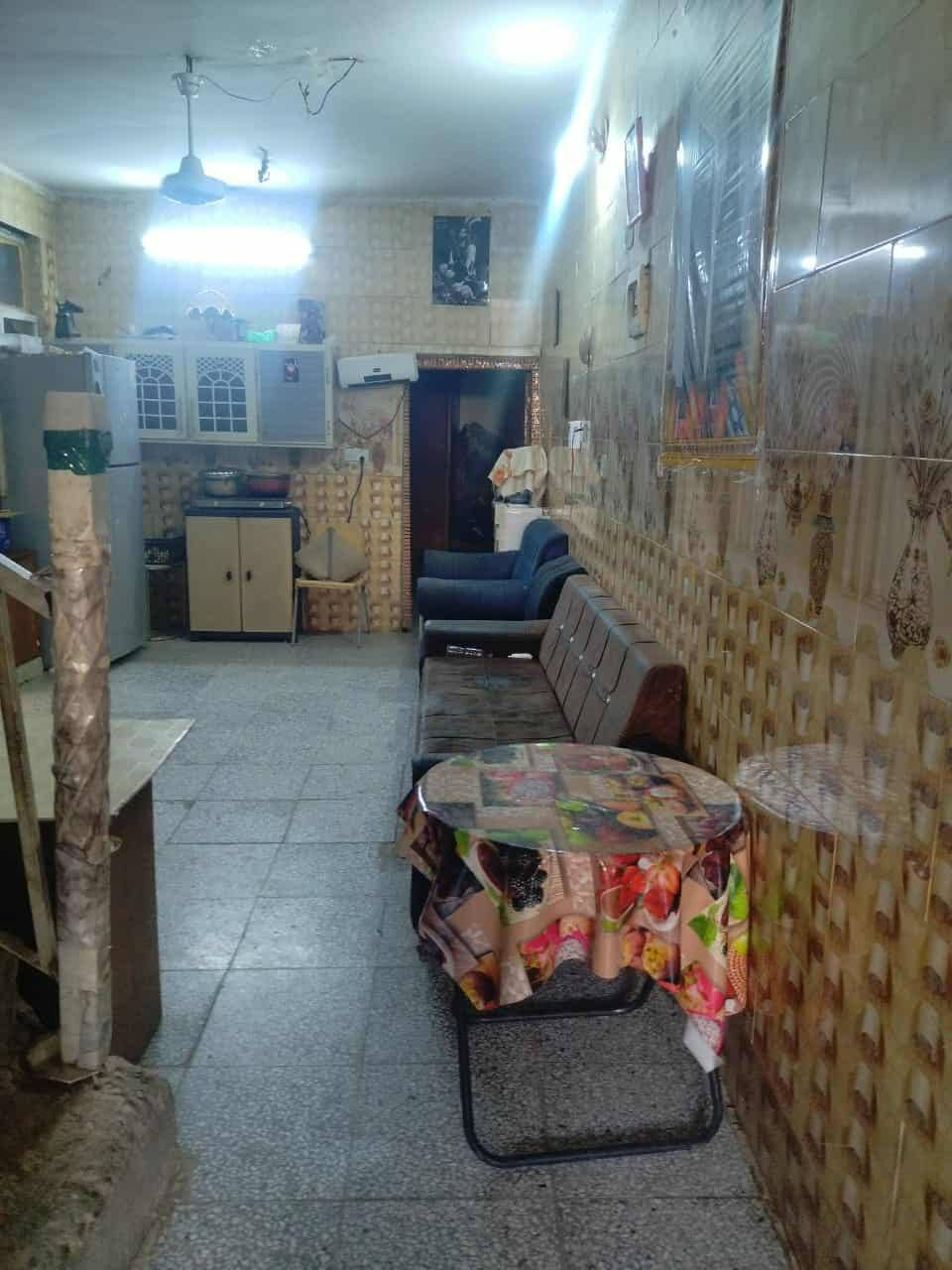 بيت للبيع منطقة الكرغوليه جسر دياله البيت زراعي سند ٢٥ 
 قريب على شارع العام قريب على بانزينخانه رابع بيت عن تبليط 
مساحه ١٢٠متر طابقين ٤غرف نوم جوه كاشي ولفوك صبه للستفسار لتصال برقم / ***********
عارضه ٥٠  بيه مجال
@إشارة
