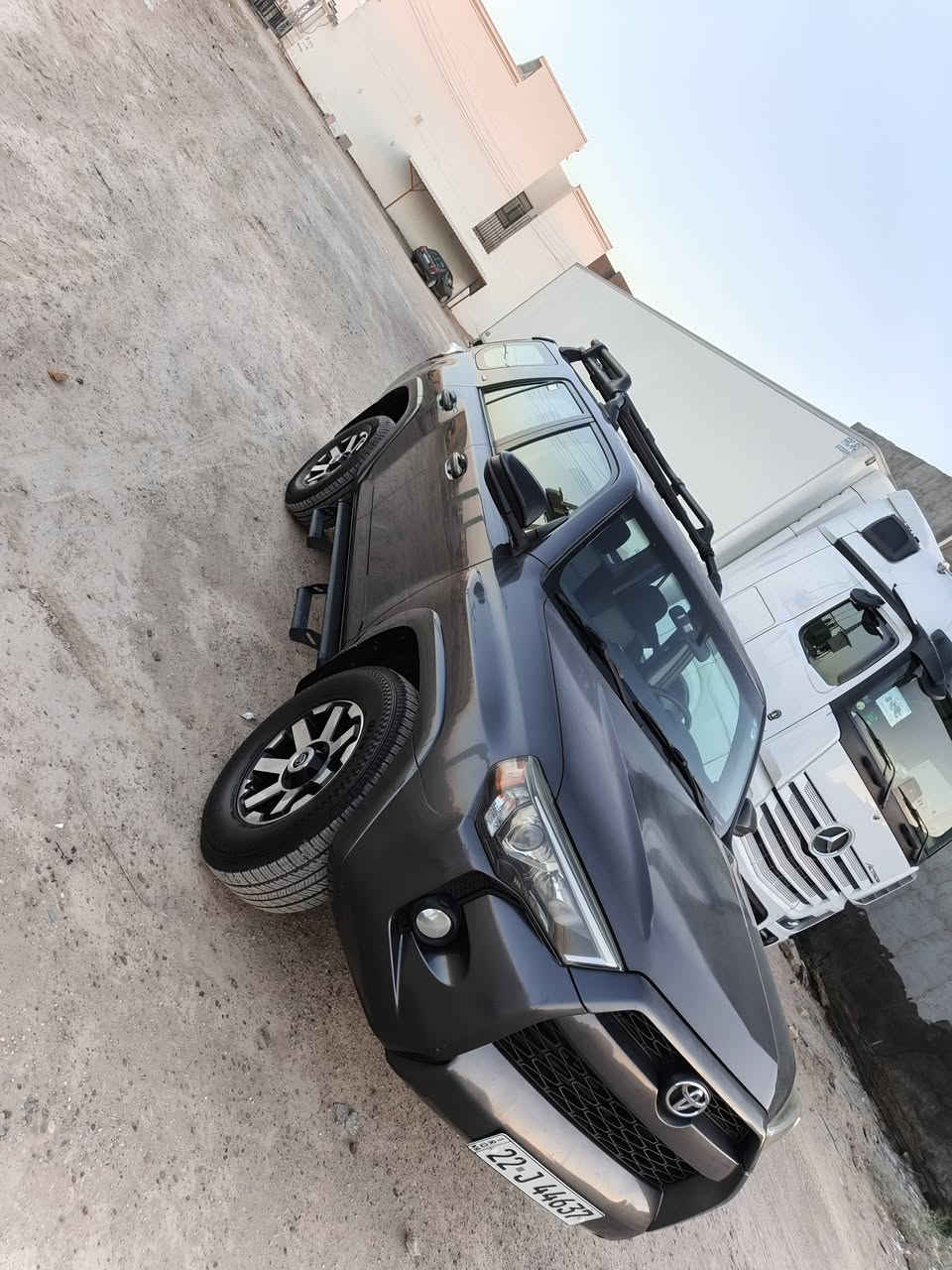 موديل 2017
TOYOTA  4RUNNER  2017 SR5

~ وارد أمريكا  

~ محرك 6 سلندر  / V6 

~ شاشة كبير  

~   كاميرة خلفية

~ كشن  مخمل اسود كهربائي

~ داخل اسود 

~تحديد سرعة 

~نظام ECO

~ حجم تايرات١٧ ويل بيلادي 

~ (  5 ) خمسة راكب 

~ ماشي 89 الف ميل

~ سيارة  صبغ جاملغ ايسر +باب السايق كلير بدون تبديل

~سيارة مرقمة بسمي تحويل شرط 

~ سعر(205  )💰ورقة دولار بيها مجال 🤏
عليه اظافه منظومه غاز 
~ مكان بغداد 

تلفون 📞 ***********
