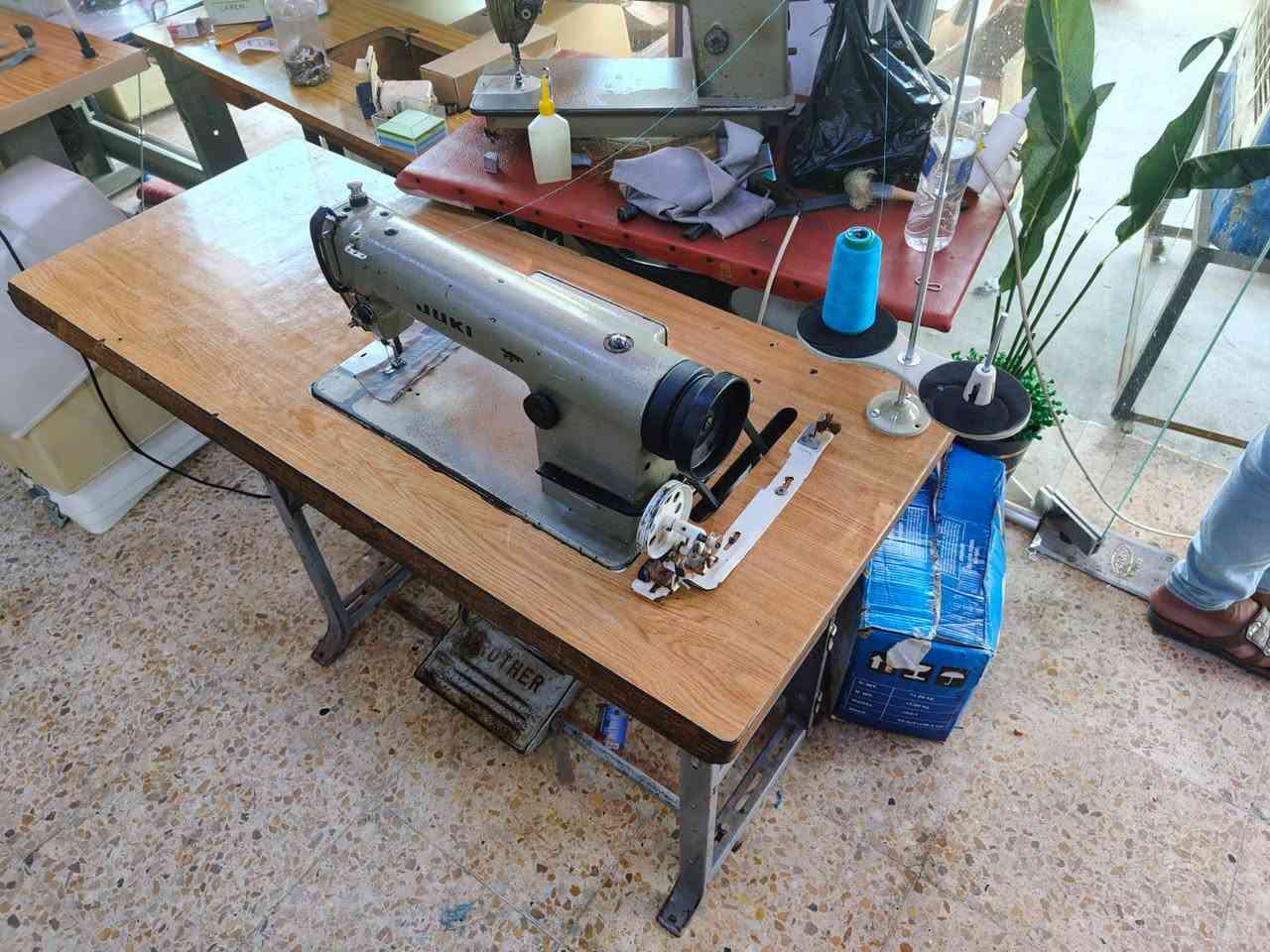 السلام عليكم
ماكينة جوكي ياباني اصلي 
خياطة رقم واحد تخيط من الفيزون لي جلد
السعر 225 

🔧 بيع وشراء + تصليح مكائن الخياطة -🔧 الموصل 🔧 
متوفر عندنا:
✅ مكائن خياطة صناعي ومنزلي - جميع الماركات
✅ تصليح جميع الأعطال + قطع غيار أصلية
✅ ضمان من 15 إلى 20 يوم على التصليح  
✅ تصليح موقعي 🚐 نجيك لحد ورشتك أو بيتك داخل الموصل

📍 نغطي جميع مناطق الموصل
📞 واتساب/اتصال:[***********]

نشتري مكائن مستعملة بحالة جيدة بأحسن سعر

مكينتك عاطلة وماتكدر تنقلها؟ دزلي ونجيك❤️💪
