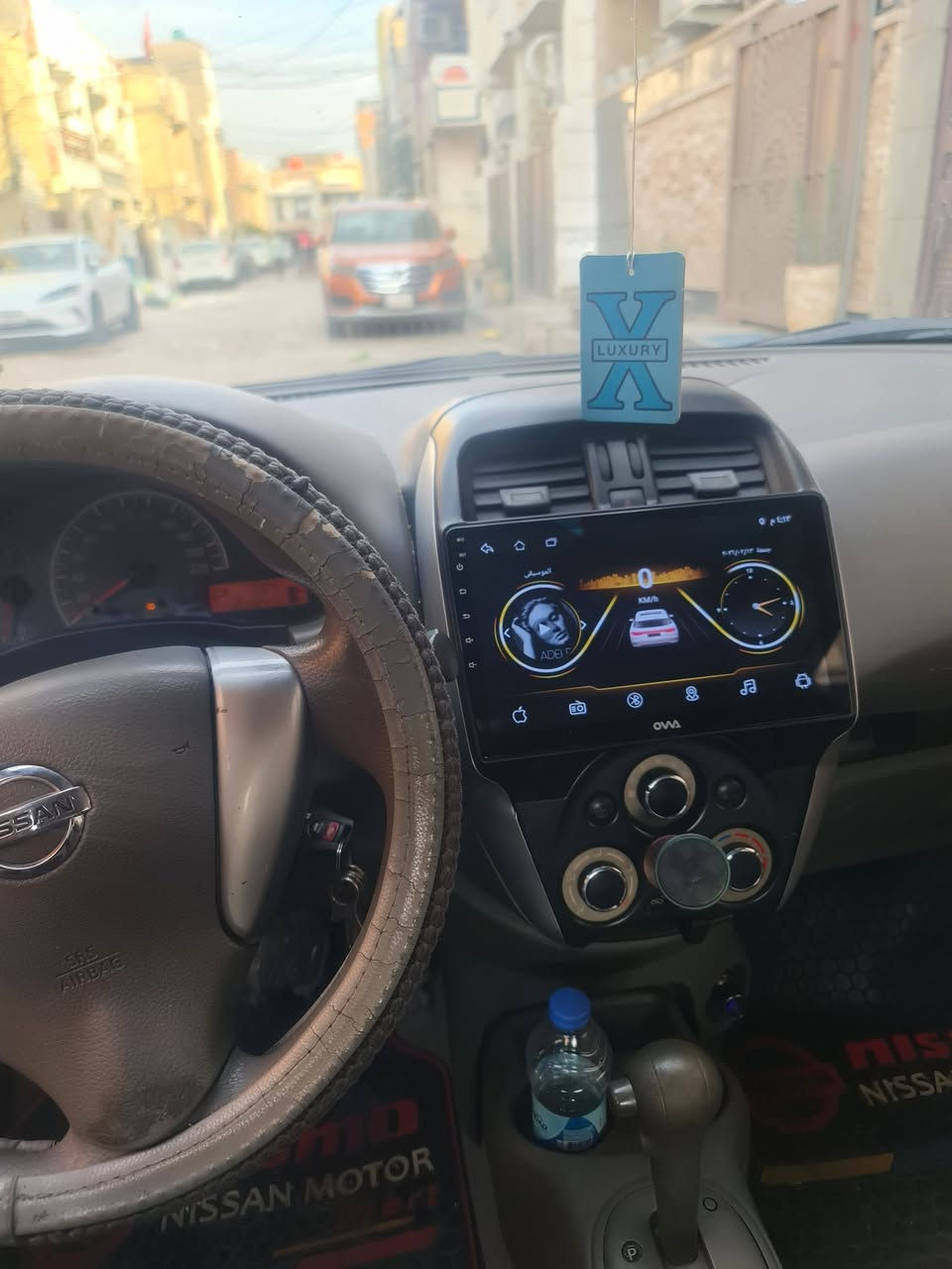 السلام عليكم صني هندي للبيع بليته زركه 2019
السيارة لأصبغ ولا ضربة بيهه بارد شبر بالجنطة 
السعر 95 
وبي مجال بسيط حك الجية 
***********
***********
