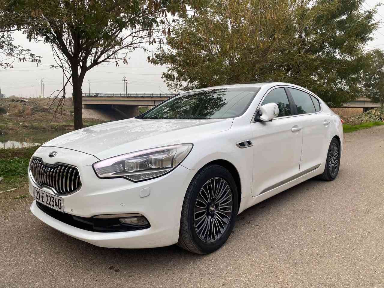 ع سيارة كيا كورس موديل 2013 خليجي بي اشويه صبغ باب سايق اثر شخط
السيارة فول مواصفات   

المواصفات
1- كيا كورس موديل 2013 خليجي  
2- محرك 6 سلندر 3800 
3- ويل كب حجم 18 اصلي وكالة عدد 5 ويل كب 
4- ابواب السيارة ال4 شفط كهرباء 
5- قبق جنطة كهربائي شفط
6- مرايا جانبية كهربائية شفط مع السويج مع حساسات الاجتياز الجانبية 
7- بصمات ابواب عدد 5 ابواب وجنطة 
8- حساسات امامي خلفي اصل 
9- السيارة 4 كاميرات امامي وخلفي ومرايا 
10- لايتات زينون عالي ناصي مع كشافات دعامية LED 
11- بخاخات لايتات 
12- بردة خلفية كهربائية اصل مع بردات اصلية للابواب الخلفية
13- فتحة سقف سلايد روف 
14- مرايا جانبية حساسة وعاكسة للضوء العالي 
15- غرفة السيارة جلد بيجي اصل 
16- كشنات الصدر تحكم فول كهرباء والتحكم داخل الابواب مع ذاكرة كشن
17- كشنات السيارة ال 4 تدفئة وتبريد
18- شاشات اصلية في الكشنات الامامية لعرض ال DVD 
19- تحكم ستيرن جهتين متكامل بلوتوث وحاكية وتحكم صوت وسرعة 
20- رادار امامي لتثبيت المسار والسرعة ومانع التصادم
21- كشنات خلفية واسعة جدا مع تحكم بمجموعة من الايعازات في اللوحة الخلفية 
22- تحكم في التبريد والشاشة الرئيسية والبردة الخلفية من المقاعد الخلفية 
23- تحكم كهرباء في الكشنات داخل الكشن تحكم اضافي 
24- تحكم كهرباء في الكشنات الخلفية 
 
26- وضعيات قيادة عدد 3 طبيعي واقتصادي ورياضي 
27- ستيرن كهربائي الحركة 
28- مع مجموعة من الايعاز في هذا الموديل 

السياره ملكية السعر 155
مكان سياره ديالى خانقين *********** بغداد, العراق
