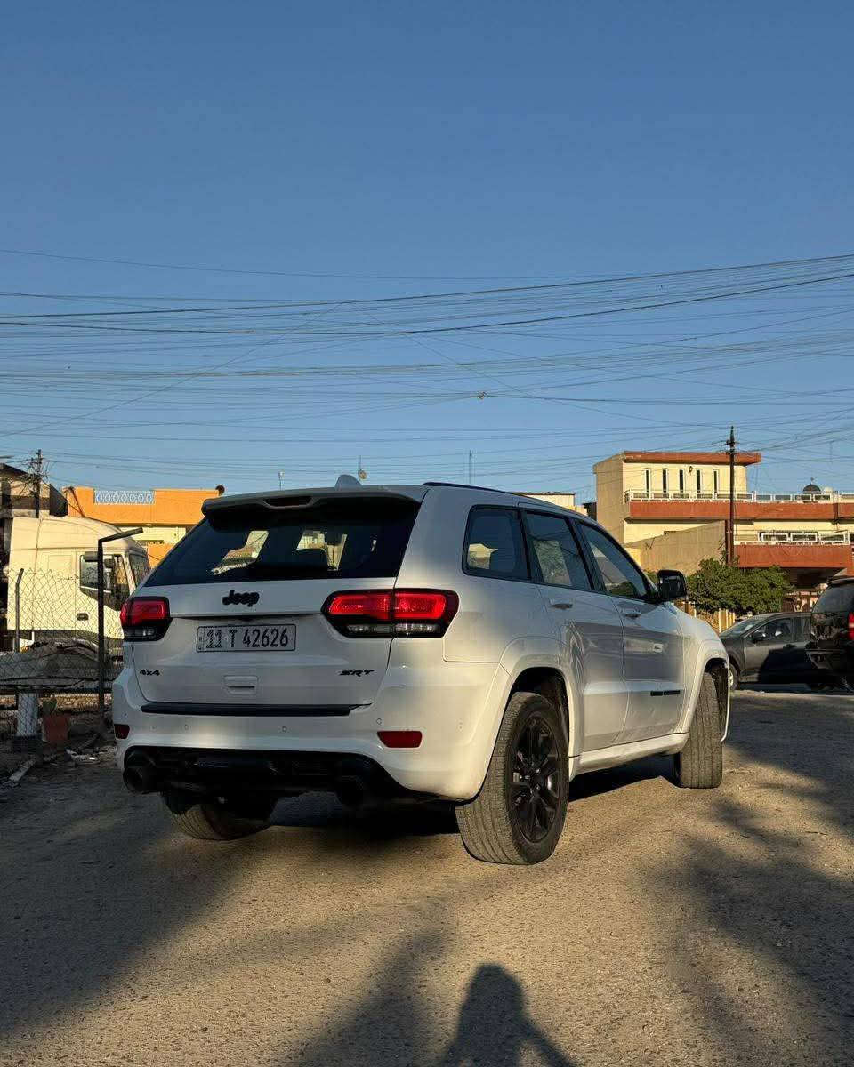 جيب شيروكي ١٧ فول لمتد امريكي بأسمنا رقم بغداد بيع او مراوس ١٨٥ ورقة 
شراي يتصل ع رقم ***********
