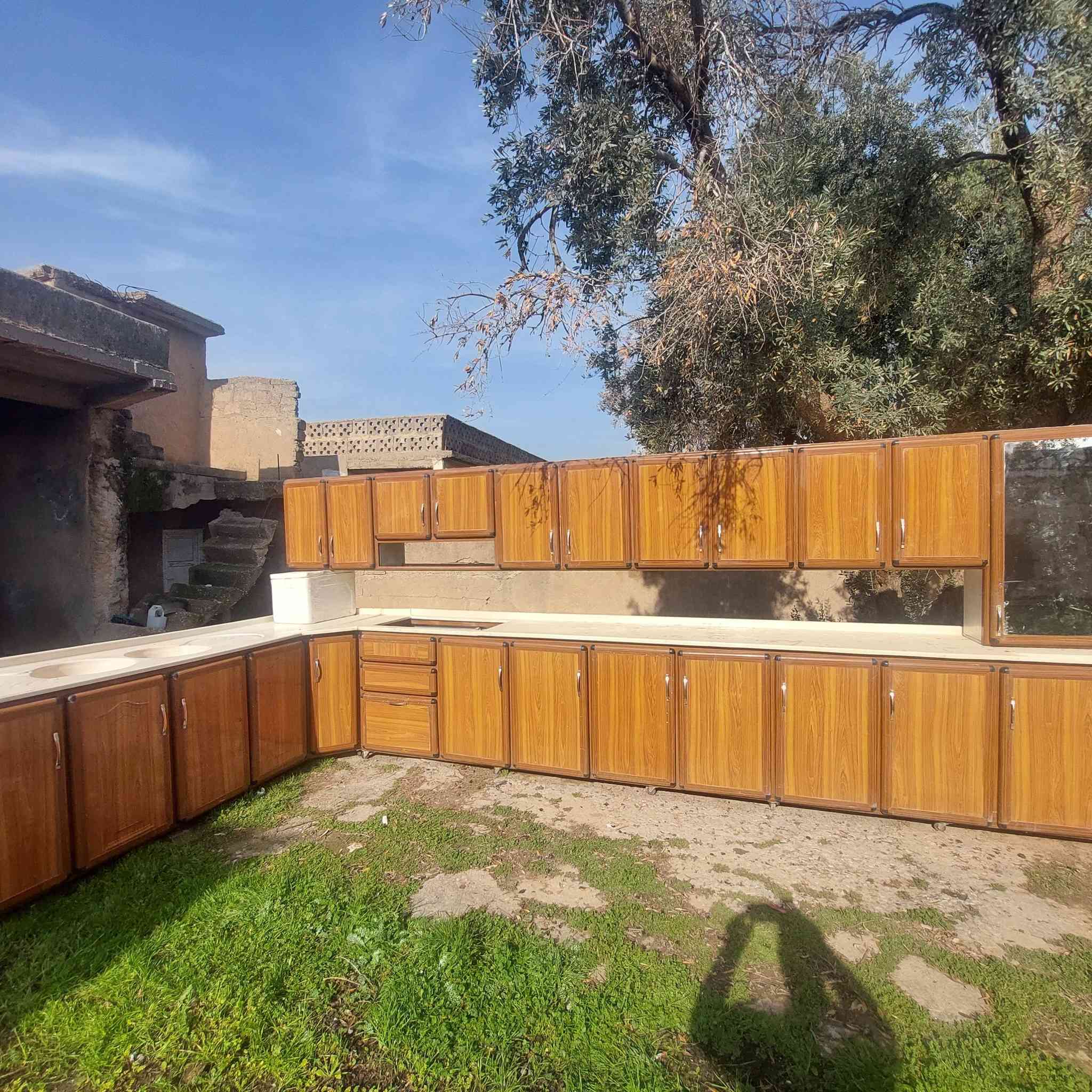 كونترات نضيفه اخو جديد مابي اي عيب لاكسر ولا فطر  كلها مرمر  لون صاجي ٣ قطع للبيع بأسعار مناسبه للاتصال على الأرقام ***********
‎*********** خاص محلات ابو امير #موصل_كوكجلي
