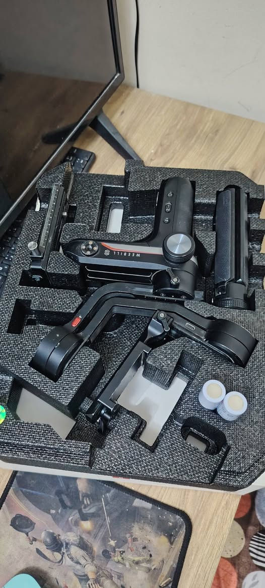 رونين weebill S 
مانع اهتزاز مستخدم كامل الملحقات حته كارتونه
سعر ١٥٠ الف
***********
