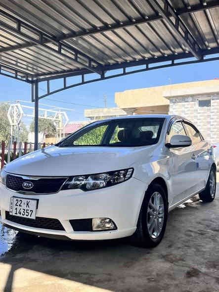 السلام عليكم 
كيا سيراتو رقم اربيل موديل 2011 
حجم المحرك 16 
كير ومحرك وتبريد كلها شرط
ما بيها اي ضربة عنده فقط شخطه مأشر عليه بالصورة
للاستفسار خاص او واتساب 
***********
