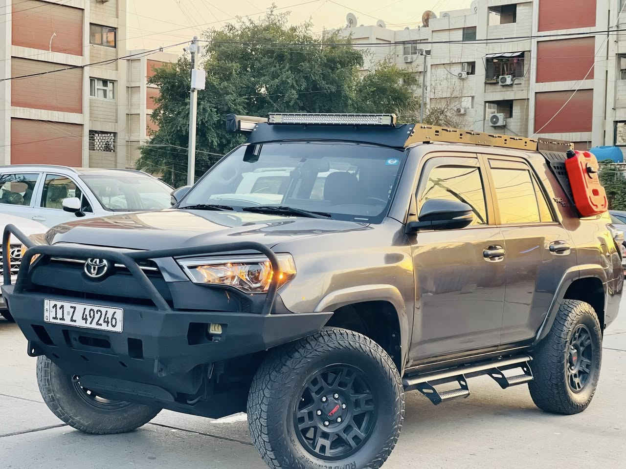 🚙 للبيع تويوتا 4Runner موديل 2023 – جاهزة للبر والمدينة
▪️ محرك 4000 سي سي – 6 سلندر
▪️ فور ويل TRD (بلادية)
▪️ حادث حرق محرك وكهربائيات فقط
🔧 المحرك + الكير + جميع التفرعات الميكانيكية والكهربائية + العقول
منقولة جديدة بالكامل من سيارة أخرى
🎨 صبغ 3 قطع فقط
🛠️ التزويدات
▪️ سبياية أمريكية فلات ألمنيوم
▪️ راكات خلفية حديد
▪️ دوسات ألمنيوم أمريكي
▪️ دعامية حديد أمريكية C4 سماكة 6 ملم
▪️ رف داخلي تفصيل
📺 شاشة داخلية محدثة 12.3 إنش
⬆️ ترفيع 2.5 إنش + سبيسرات
⛽ منظومة غاز الشركة العامة لتوزيع الغاز 
🌤️ مظلة جانبية مترين
📌 السيارة نظيفة وجاهزة من كلشي، شغل مرتب، ومناسبة للبر والاستخدام اليومي.
للاستفسار الاتصال 
***********.       سعر 278
مكان السيارة بغداد شقق الصالحية..
