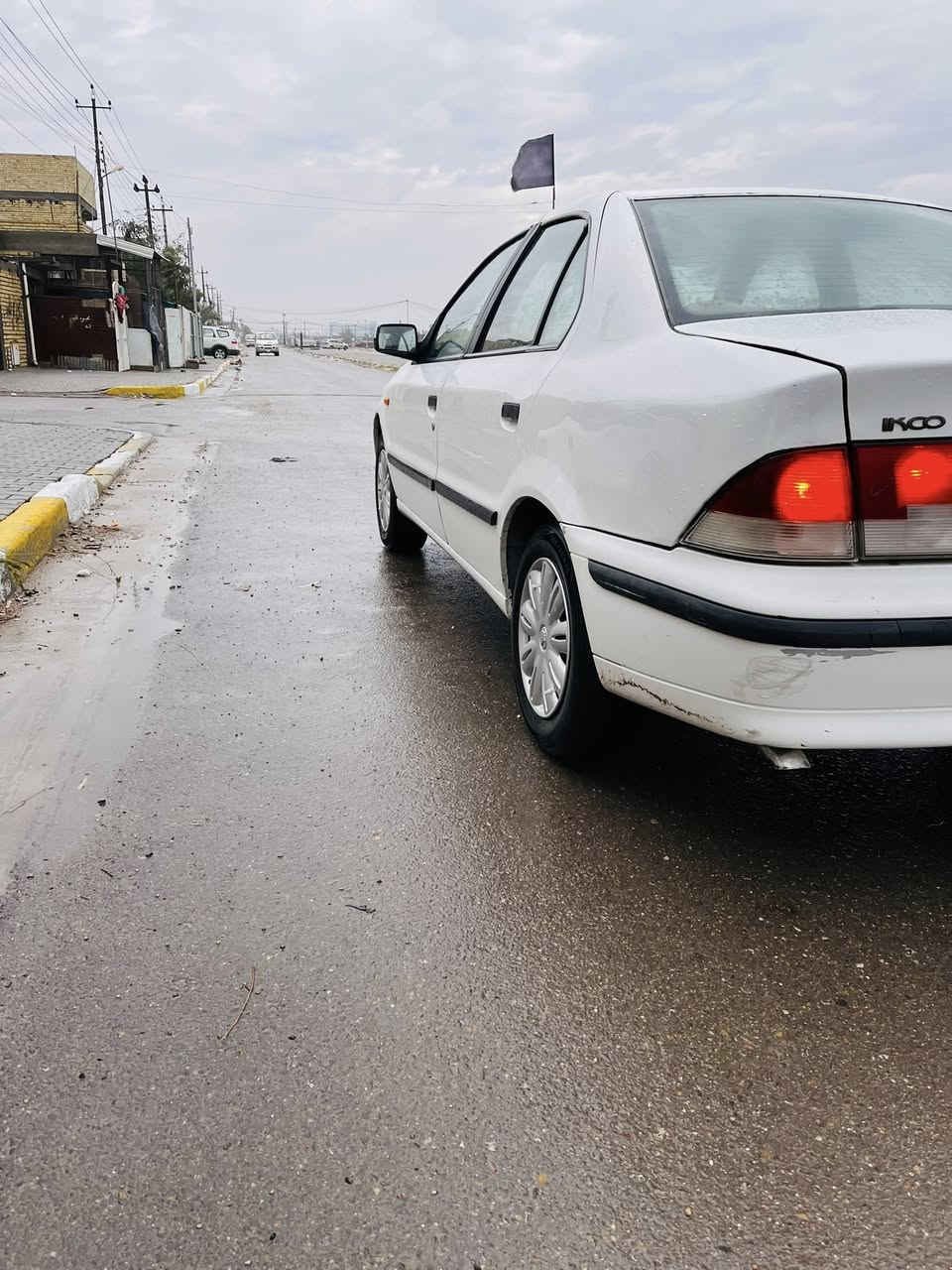 السلام عليكم سمند موديل 2011 سيارةً نضيفة كير محرك خير من الله صدر خلفي امامي جديد تخم تاير جديد رقم نكليزي مكاني بغداد السعر 40 وبيهة مجال  الرقم ***********
