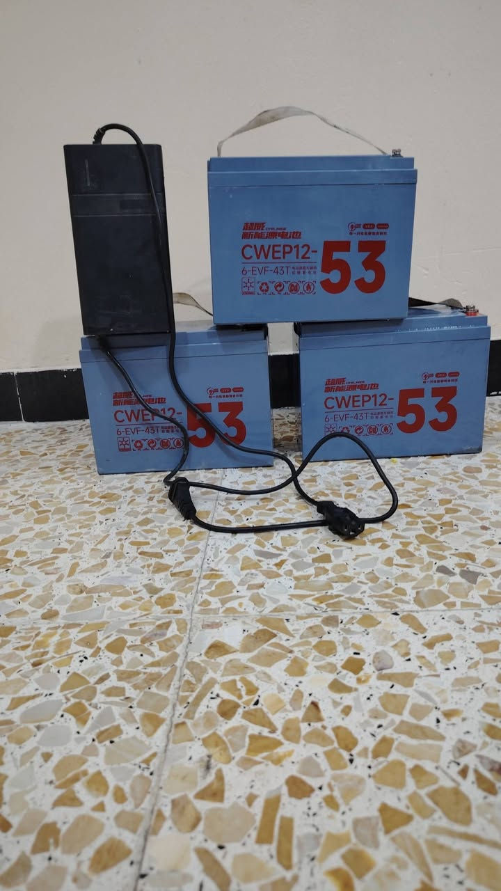 السلام عليكم بطاريات ثلاثه شحن نظيفات كلش مستعملات للبيع هنا وشاحنه وياهن عنوان بلديات عنوان بلديات ضباط رقم التليفون ***********
